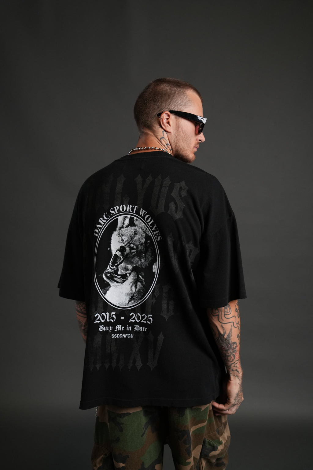 Wolf Blood "Premium" Oversized Tee in Black — imagem 4