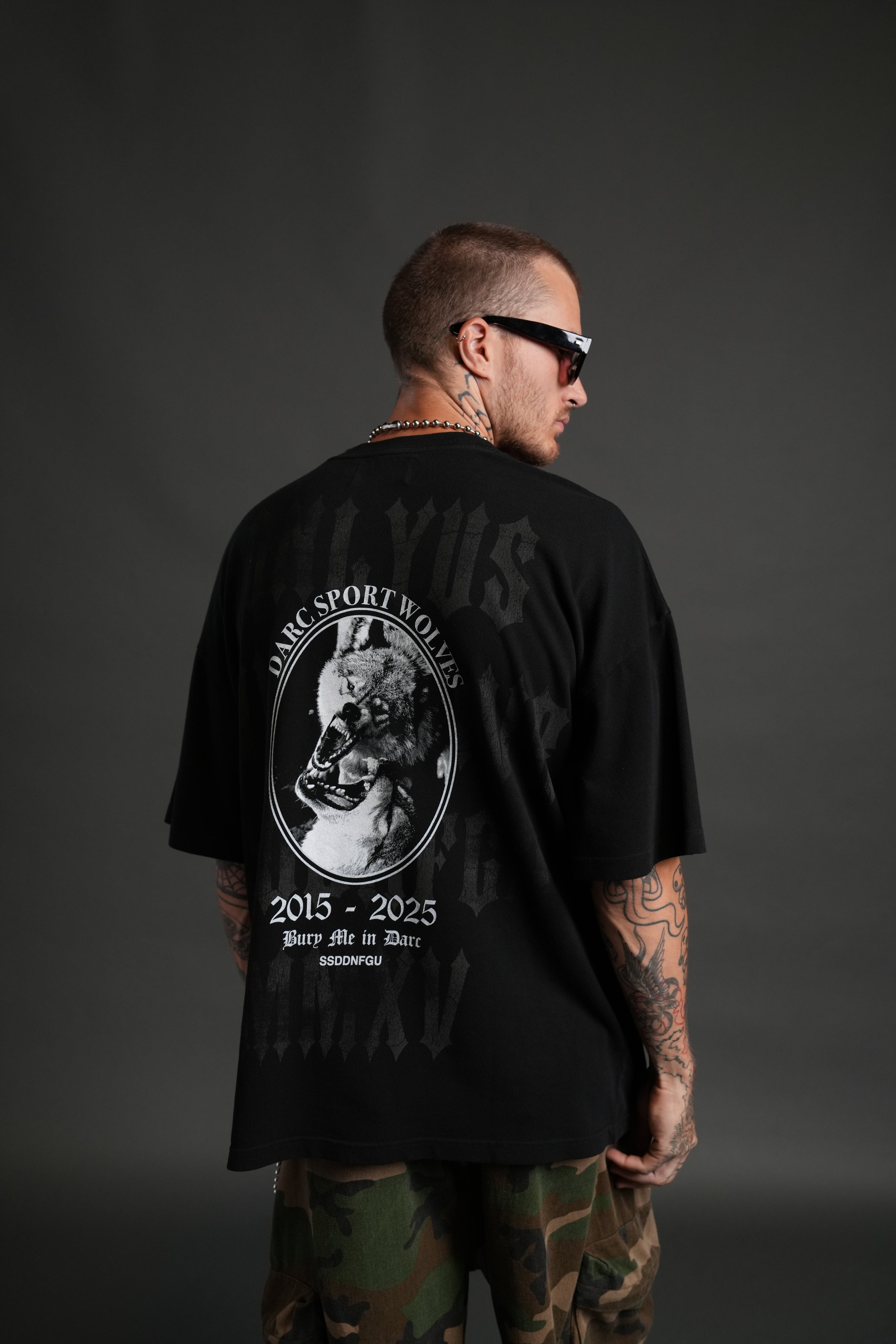 Wolf Blood "Premium" Oversized Tee in Black — imagem 4