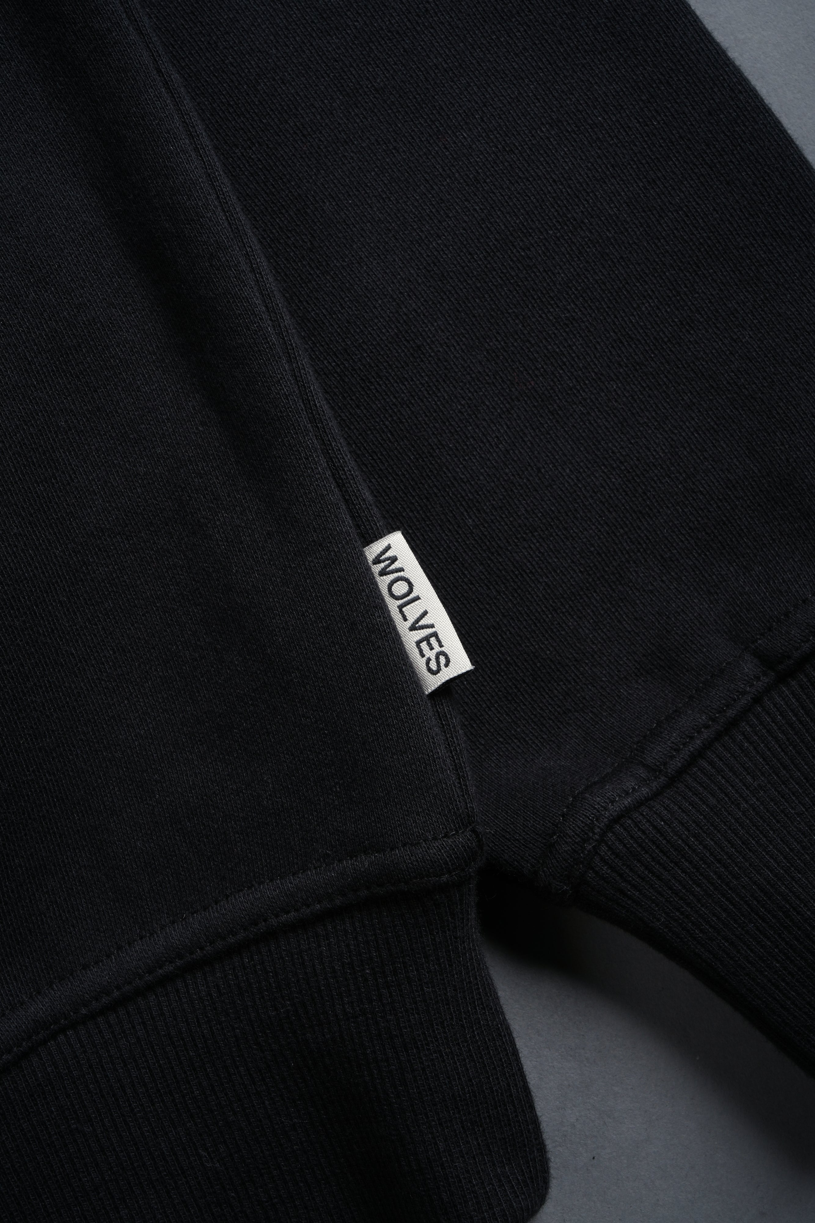 Wolf Head London Crewneck in Black