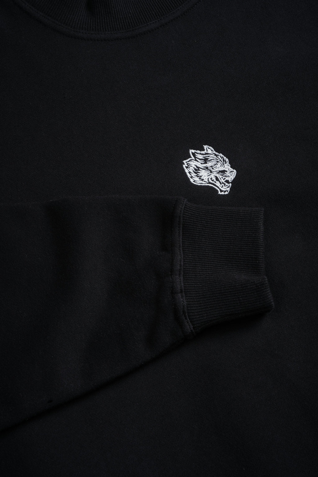 Wolf Head London Crewneck in Black
