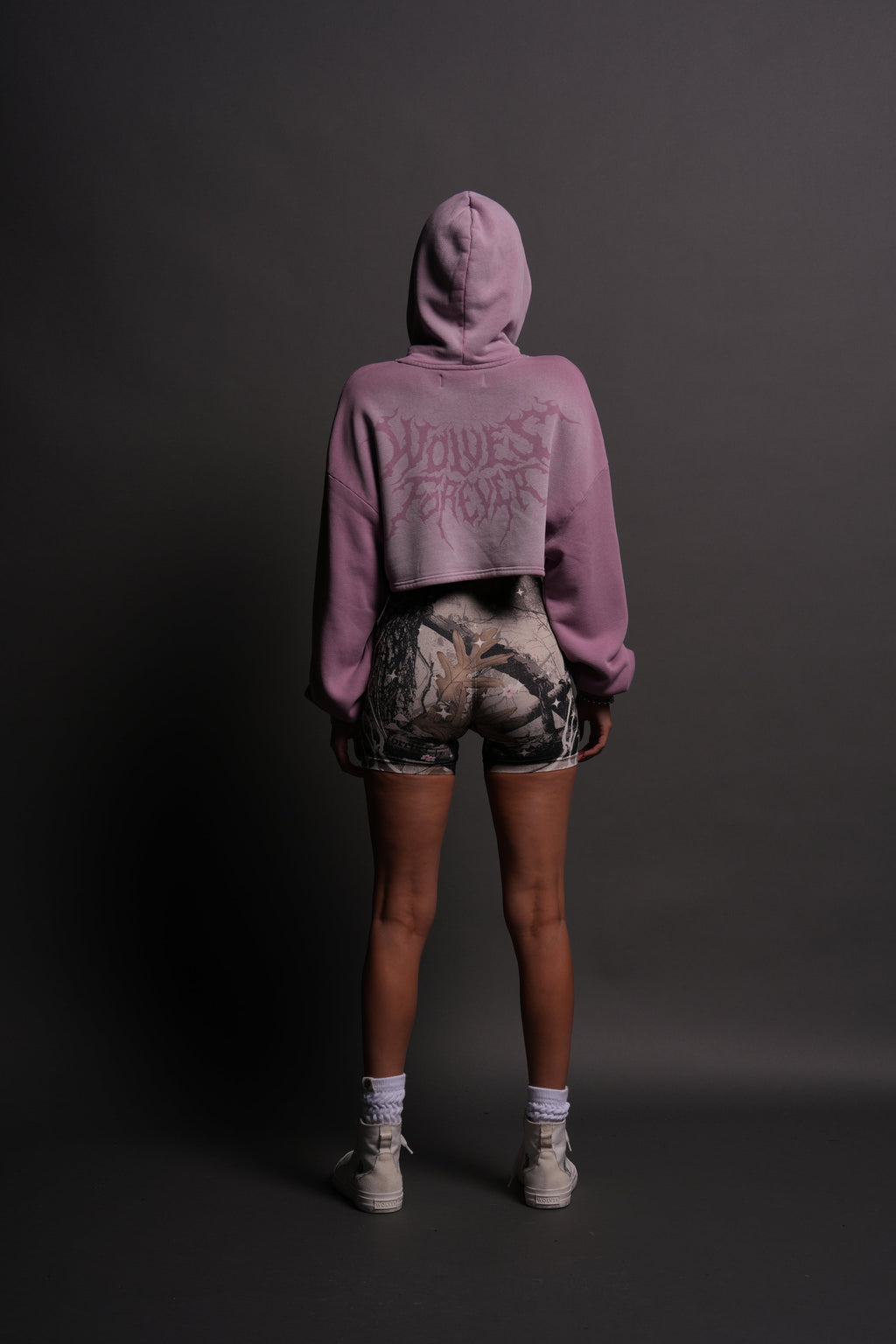 Forged From Iron "Willow" Cropped Hoodie in Pink Smoke Spine Sun Fade — imagem 6