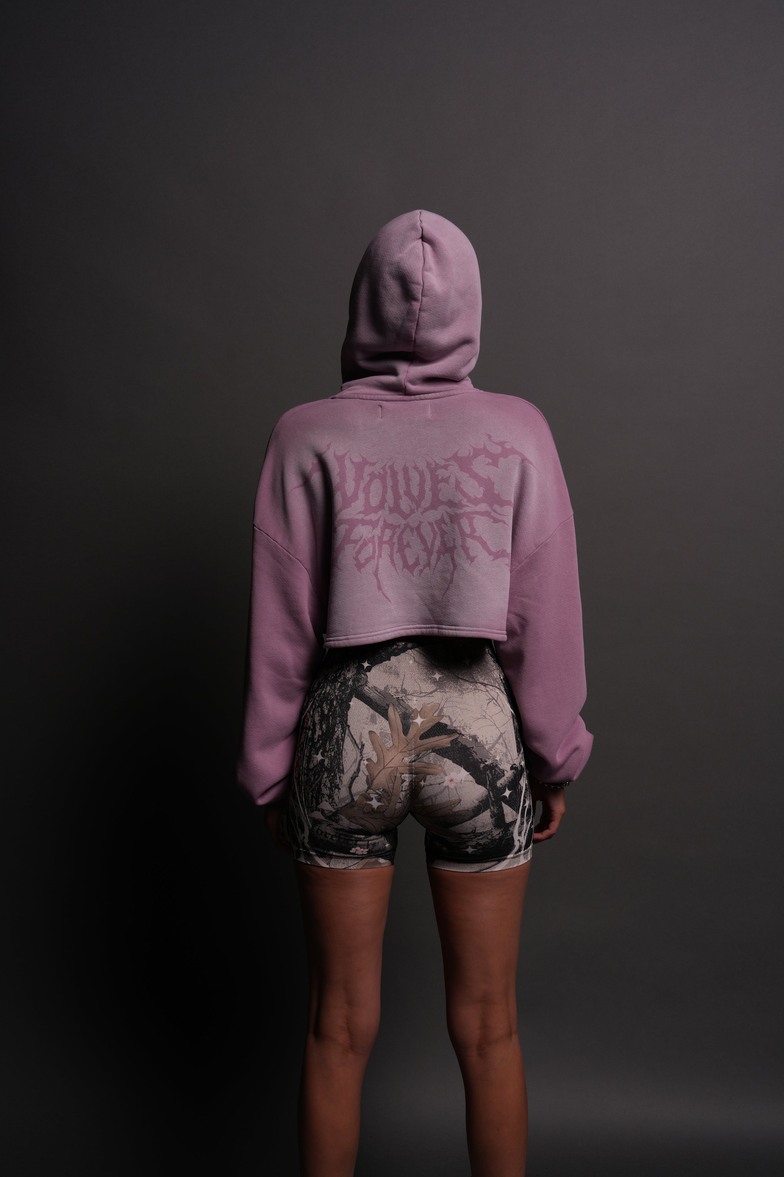 Forged From Iron "Willow" Cropped Hoodie in Pink Smoke Spine Sun Fade — imagem 3