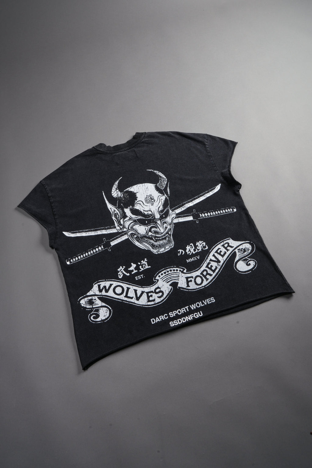 Steel Code Grunge Mid Length Raw Hem Cap Sleeve Tee in Black — imagem 8