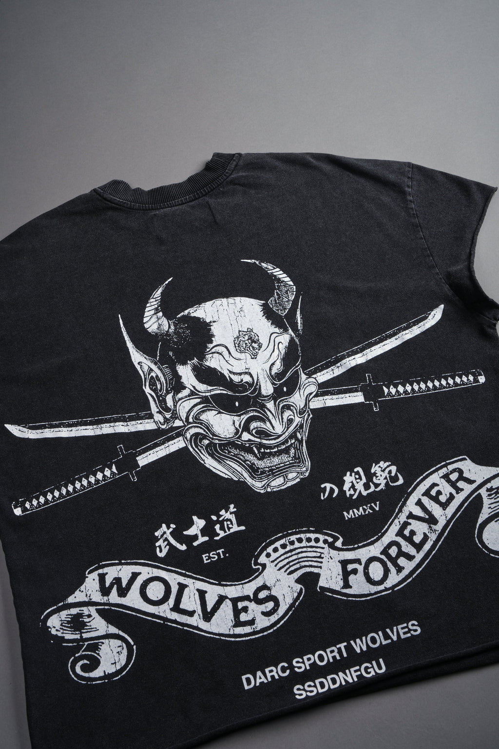 Steel Code Grunge Mid Length Raw Hem Cap Sleeve Tee in Black — imagem 9