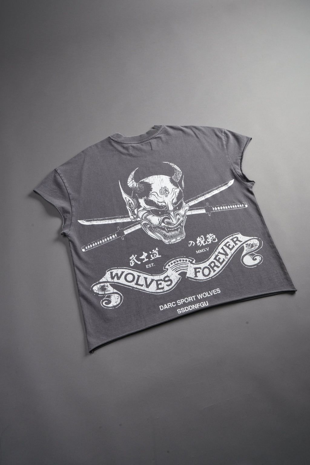 Steel Code Grunge Mid Length Raw Hem Cap Sleeve Tee in Slate Gray — imagem 8