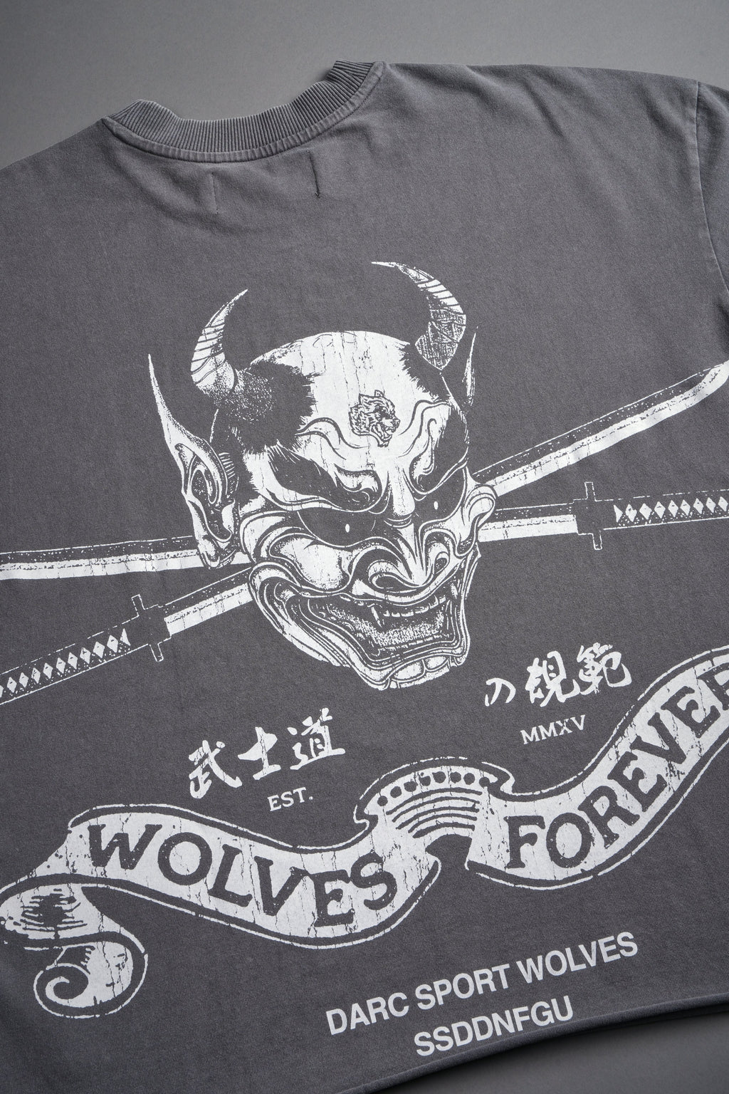 Steel Code Grunge Mid Length Raw Hem Cap Sleeve Tee in Slate Gray — imagem 9