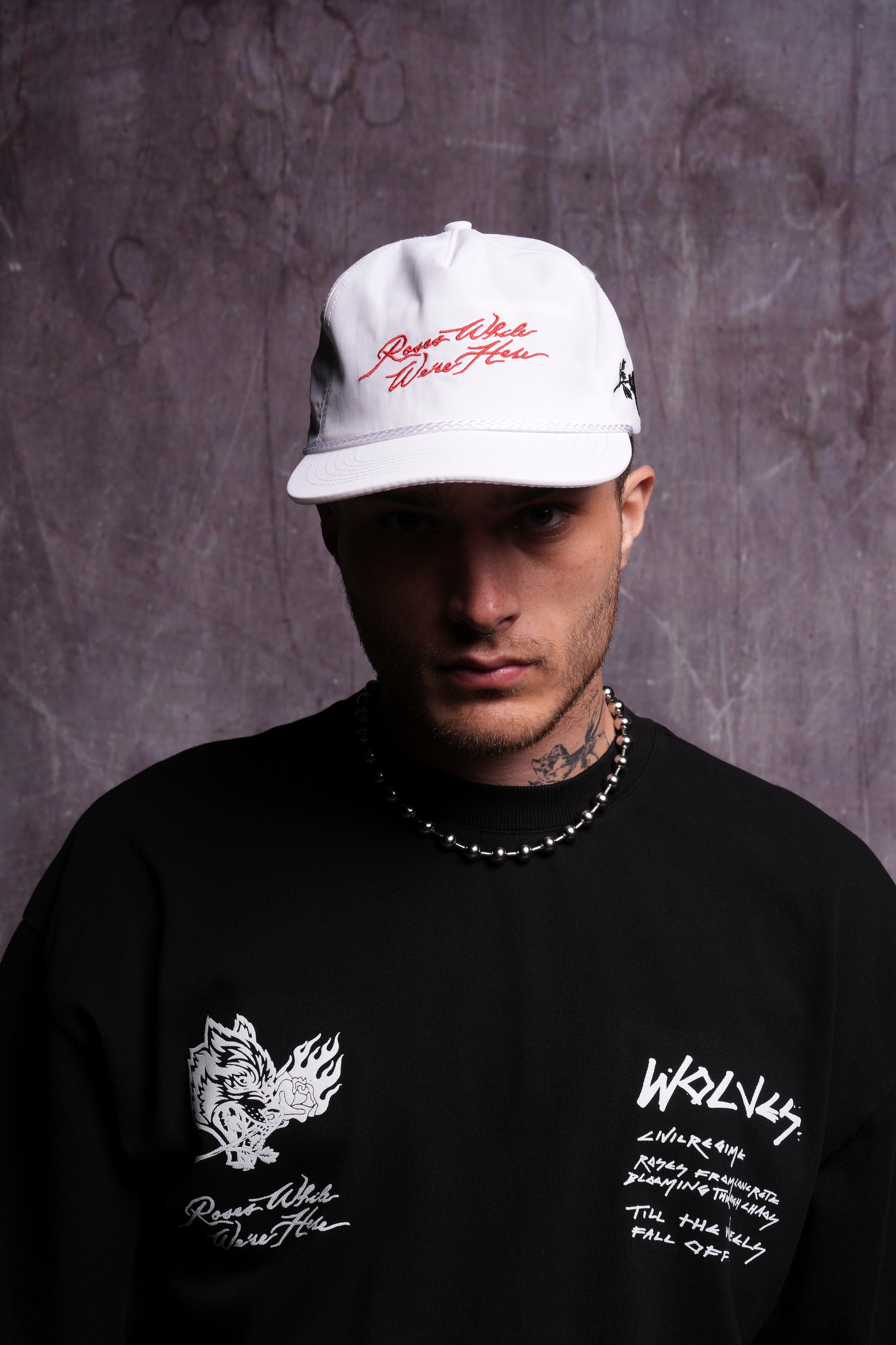 Roses While We're Here Paradise Hat in Cream/Black — imagem 2