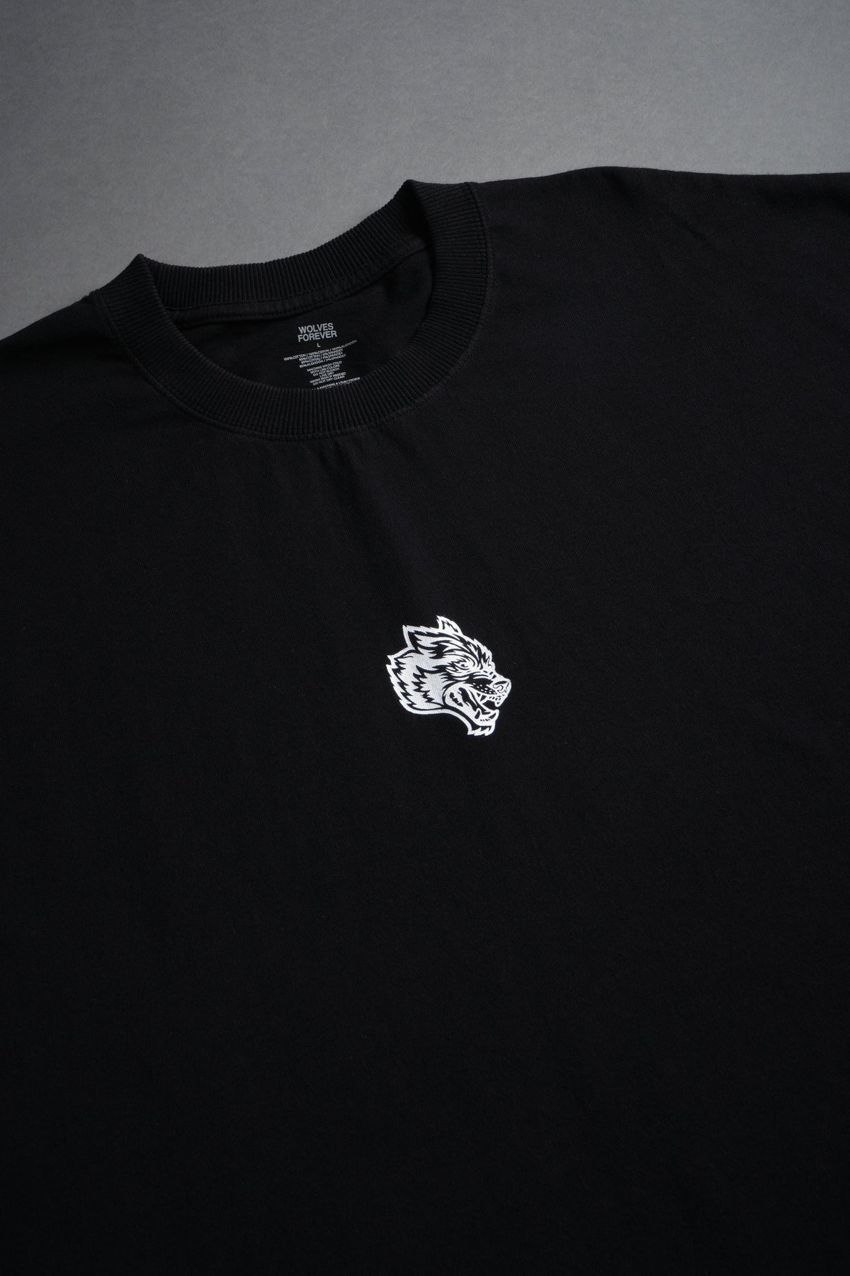Wolf Head Grunge Cut-Off Tee in Black — imagem 8