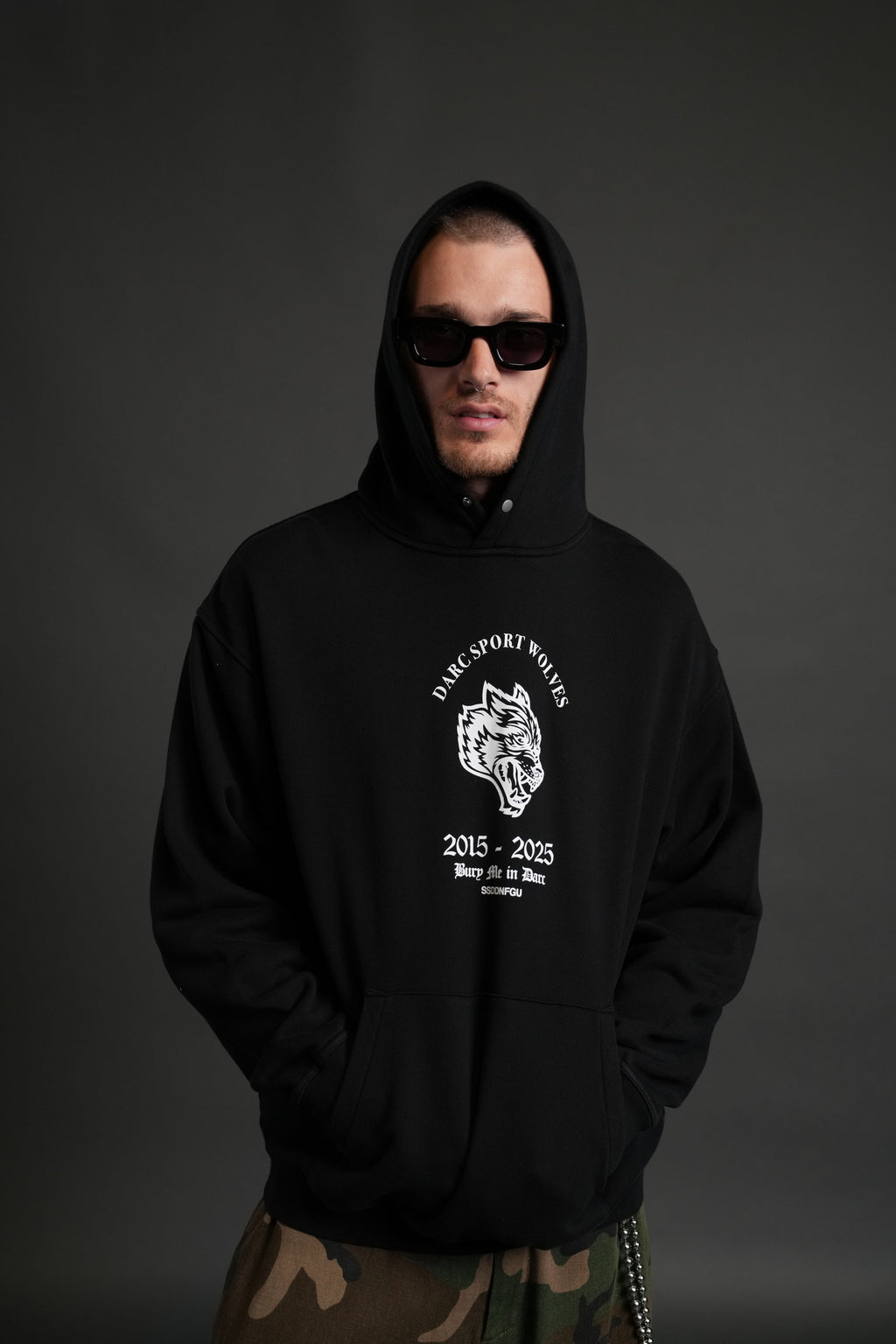 Wolf Blood "Pierce" Hoodie in Black — imagem 2