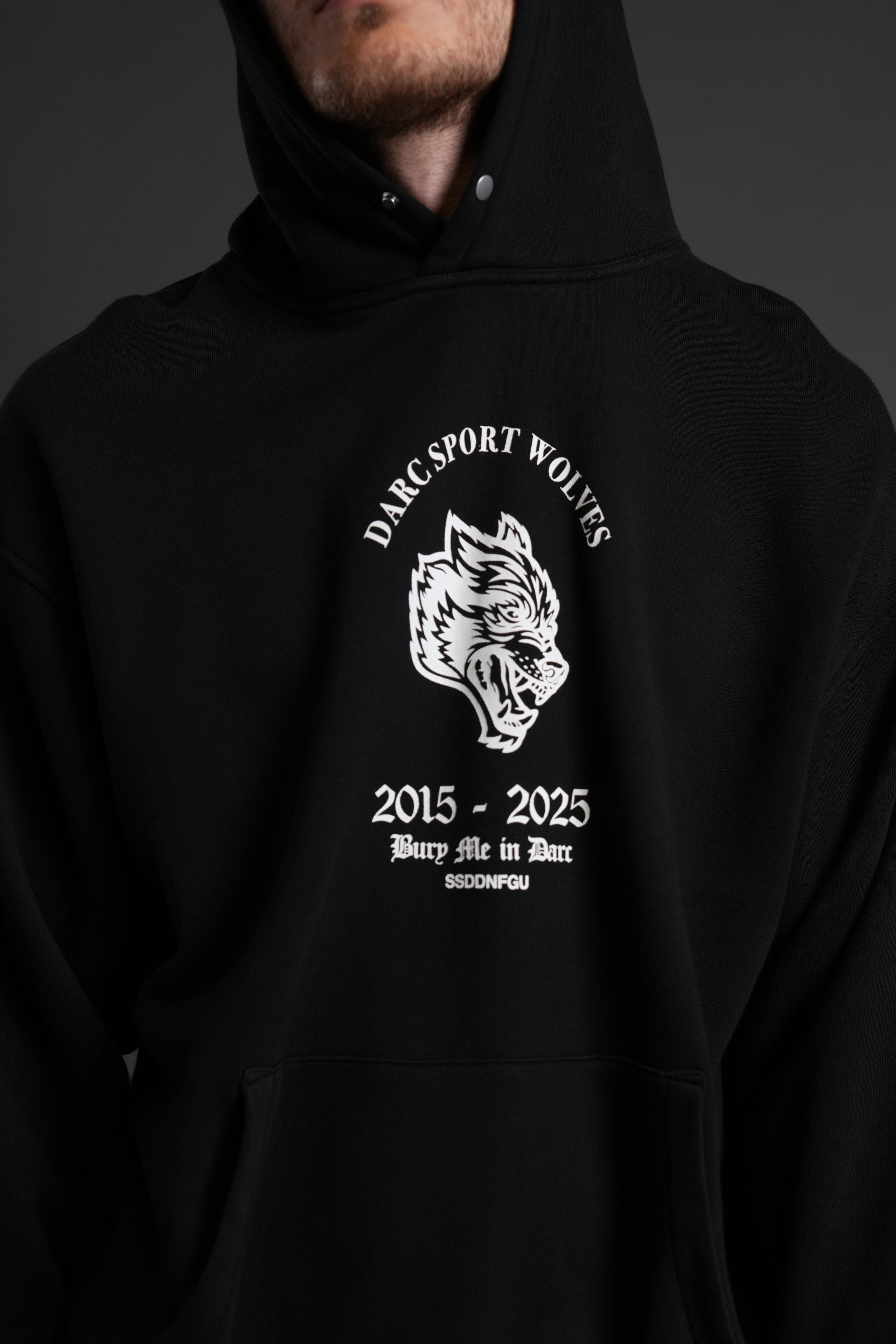 Wolf Blood "Pierce" Hoodie in Black — imagem 7
