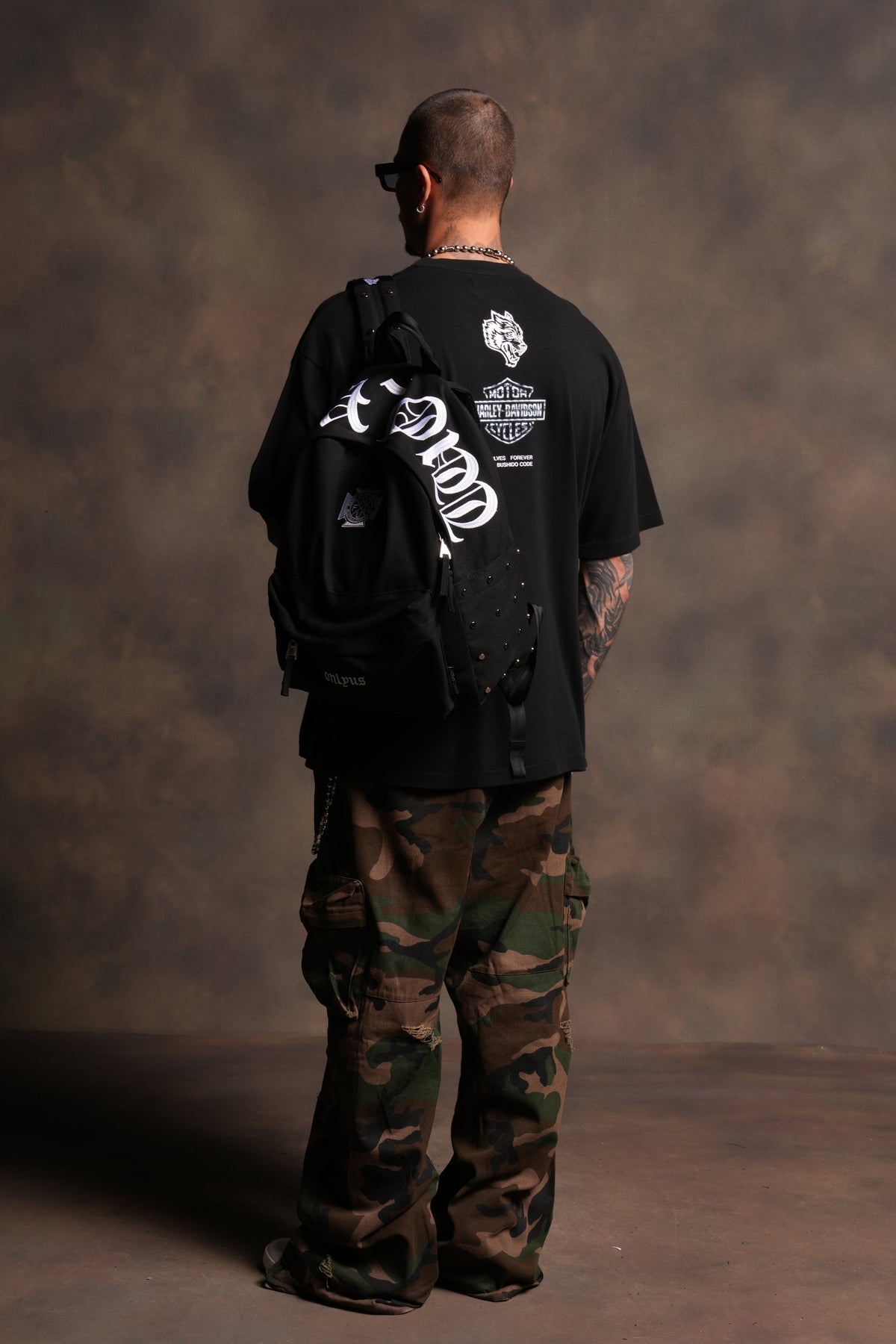 Wolves Chopper Everyday Backpack in Black - imagem 10
