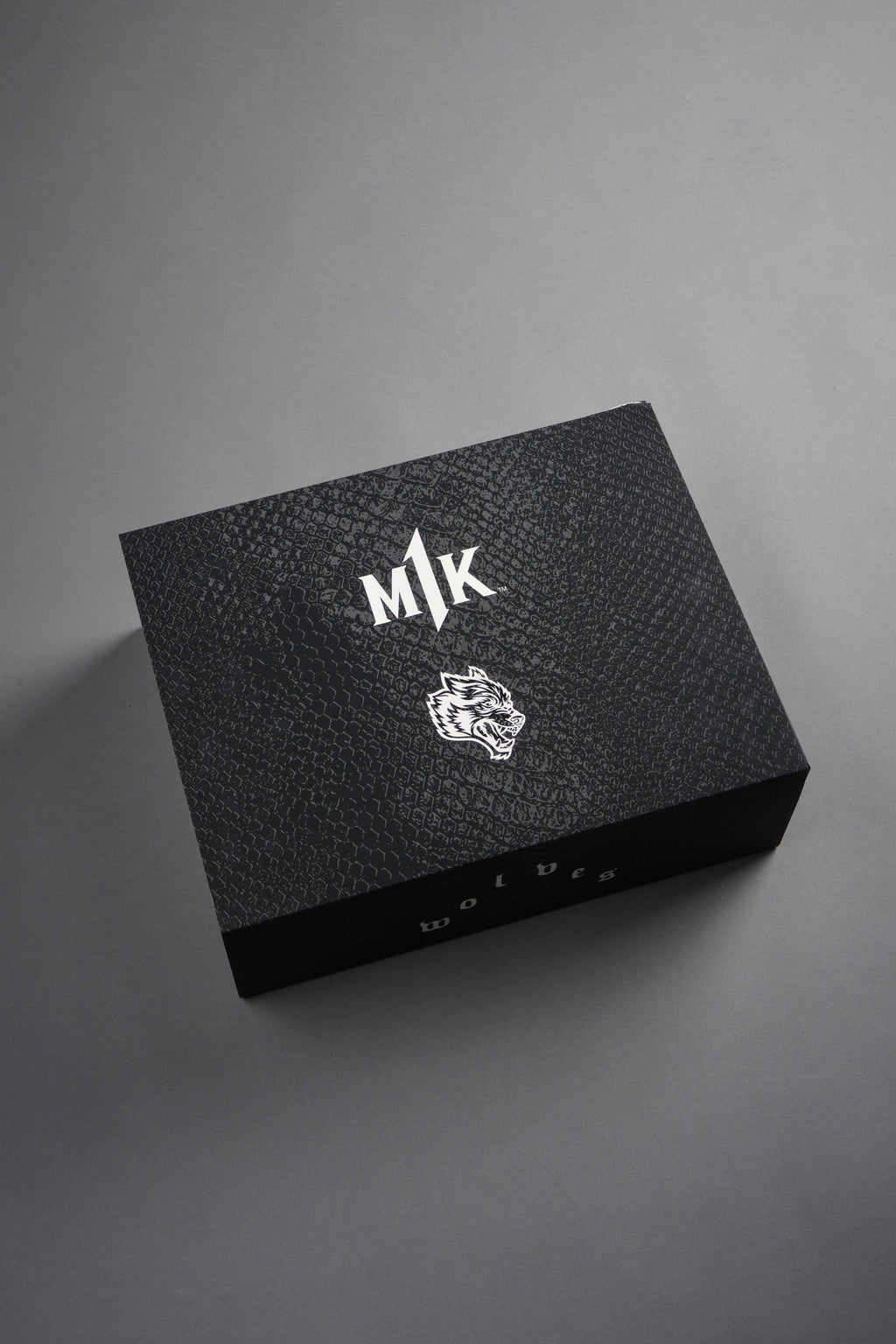 Mk "Side-By-Side" Tee Box Set in Black — imagem 16