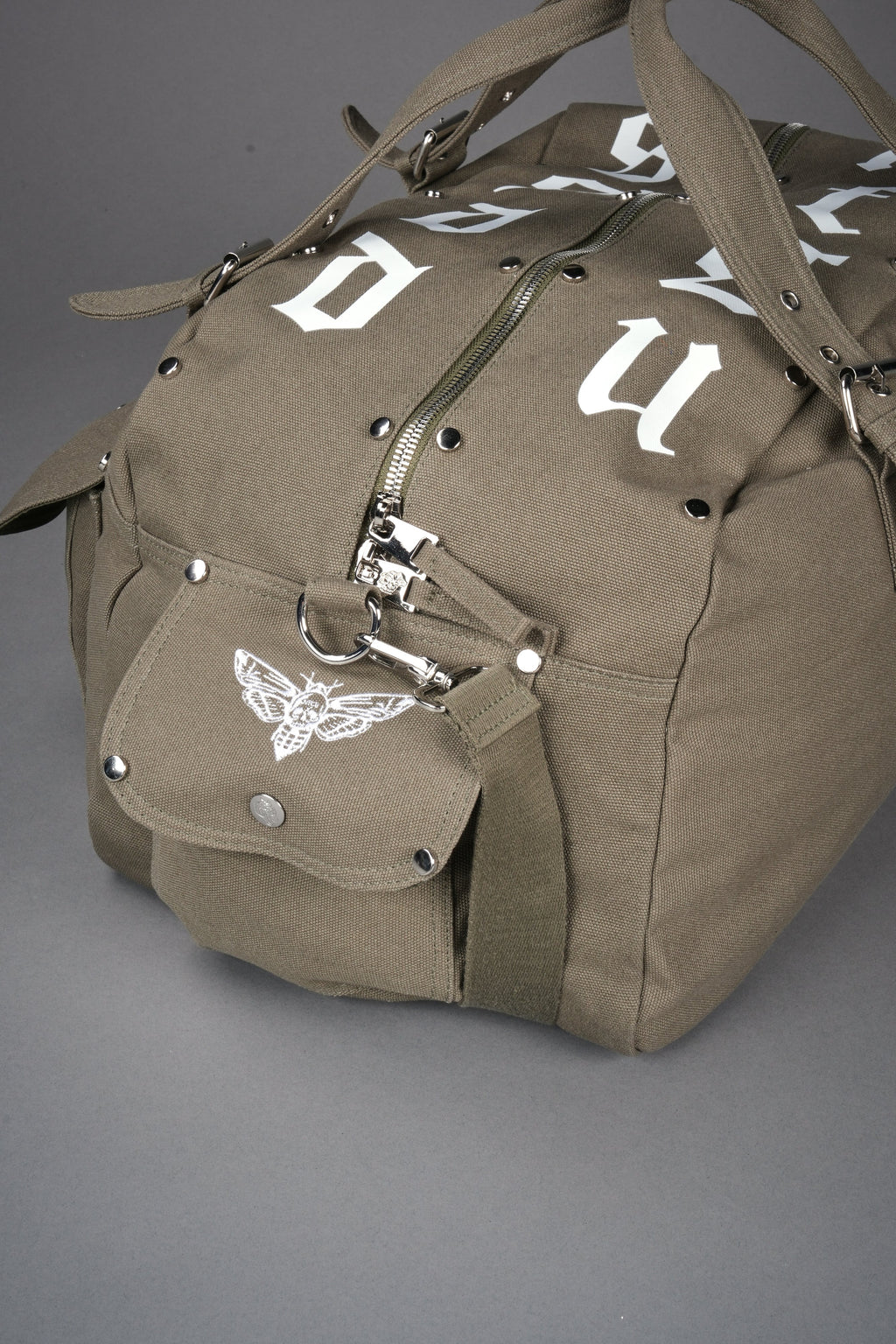 Our Mantra Duffle Bag in Olive — imagem 9