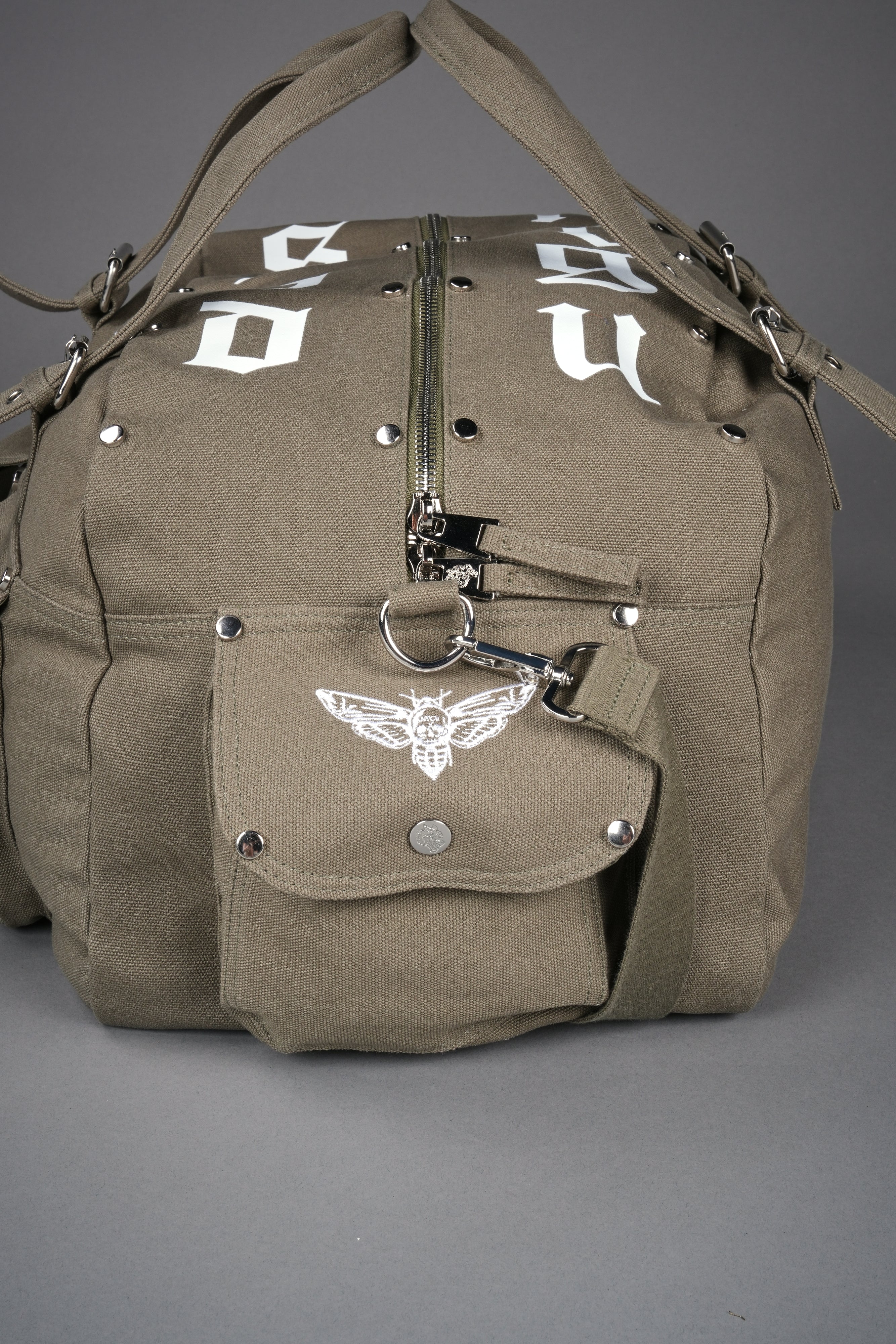 Our Mantra Duffle Bag in Olive — imagem 10