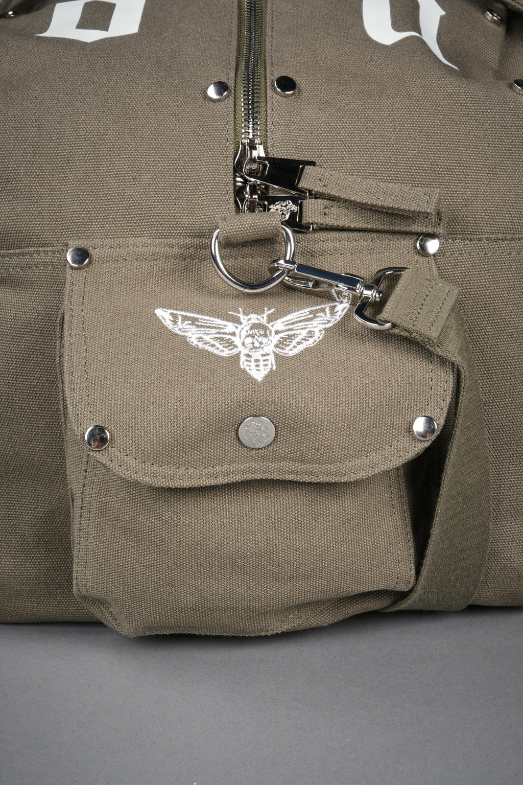 Our Mantra Duffle Bag in Olive — imagem 11
