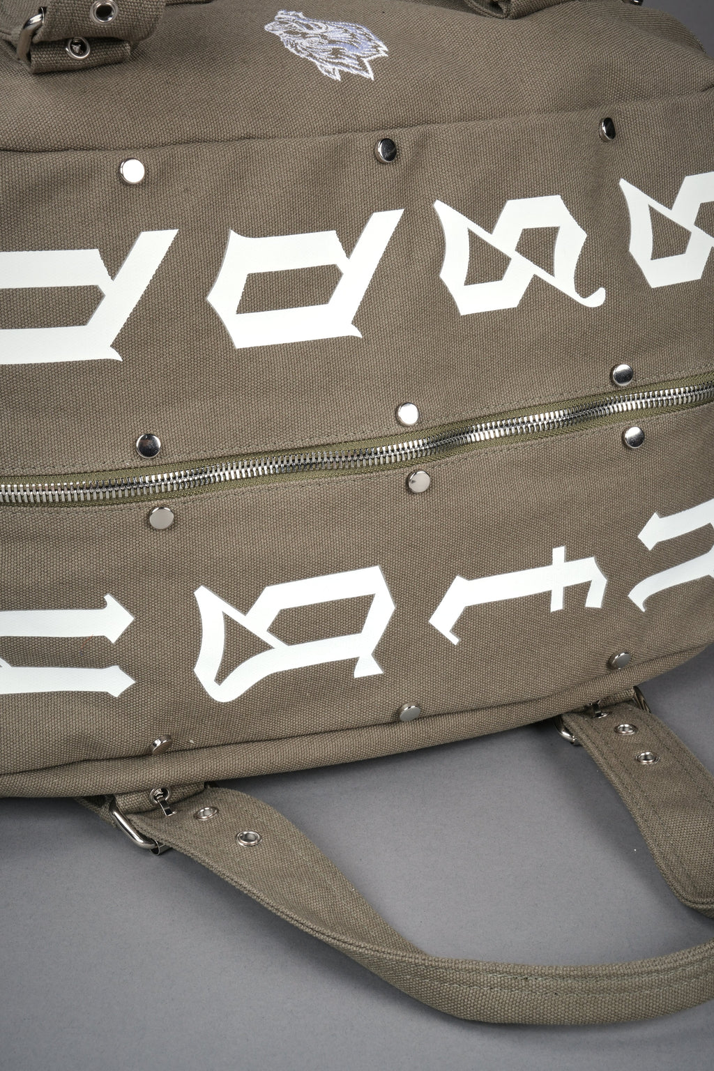 Our Mantra Duffle Bag in Olive — imagem 15