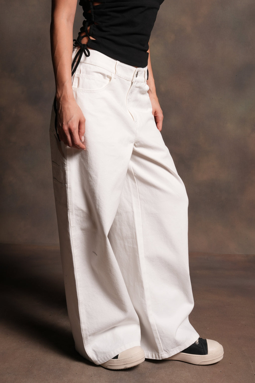 Wolves Chopper Wide Leg Carpenter Pant in Warrior In Cream - imagem 4