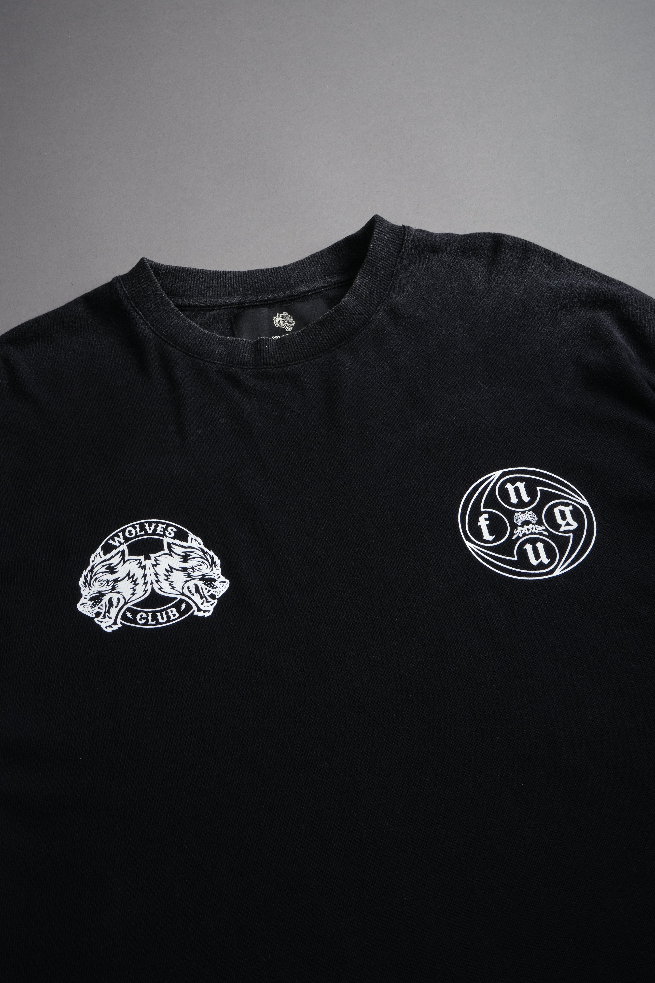 Kazoku Okami Premium Box Cut Ls Tee in Black — imagem 15