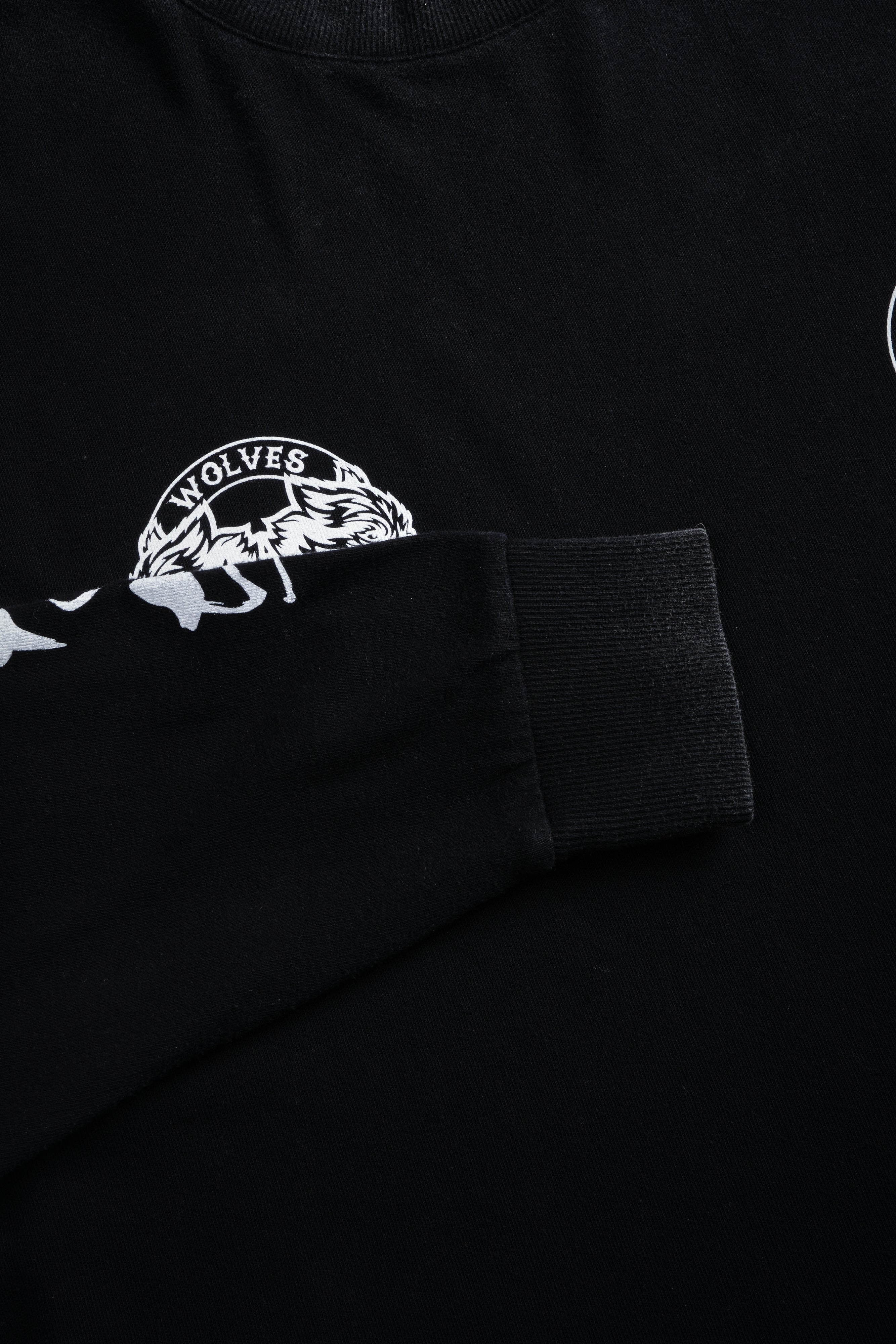 Kazoku Okami Premium Box Cut Ls Tee in Black — imagem 16