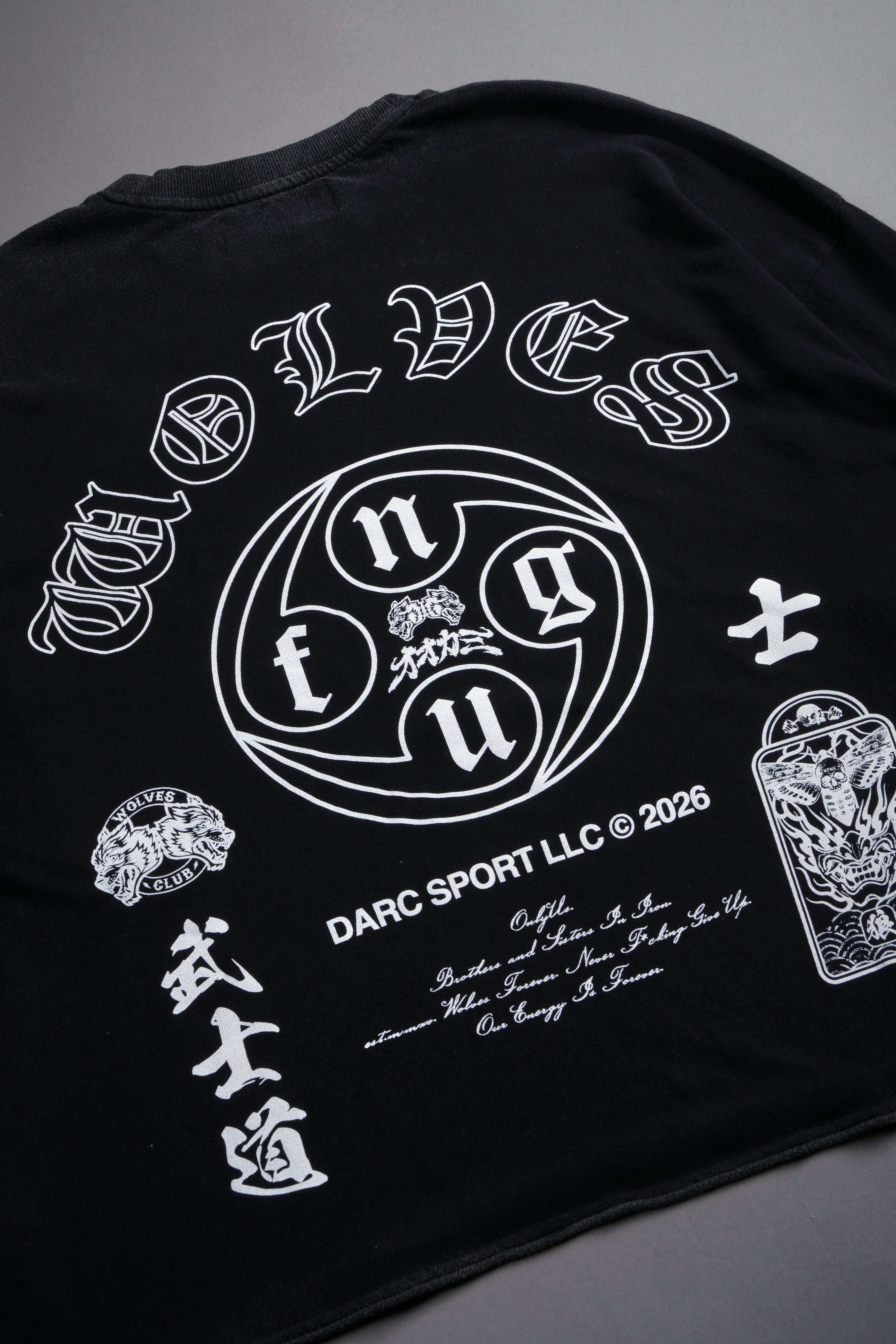 Kazoku Okami Premium Box Cut Ls Tee in Black — imagem 20