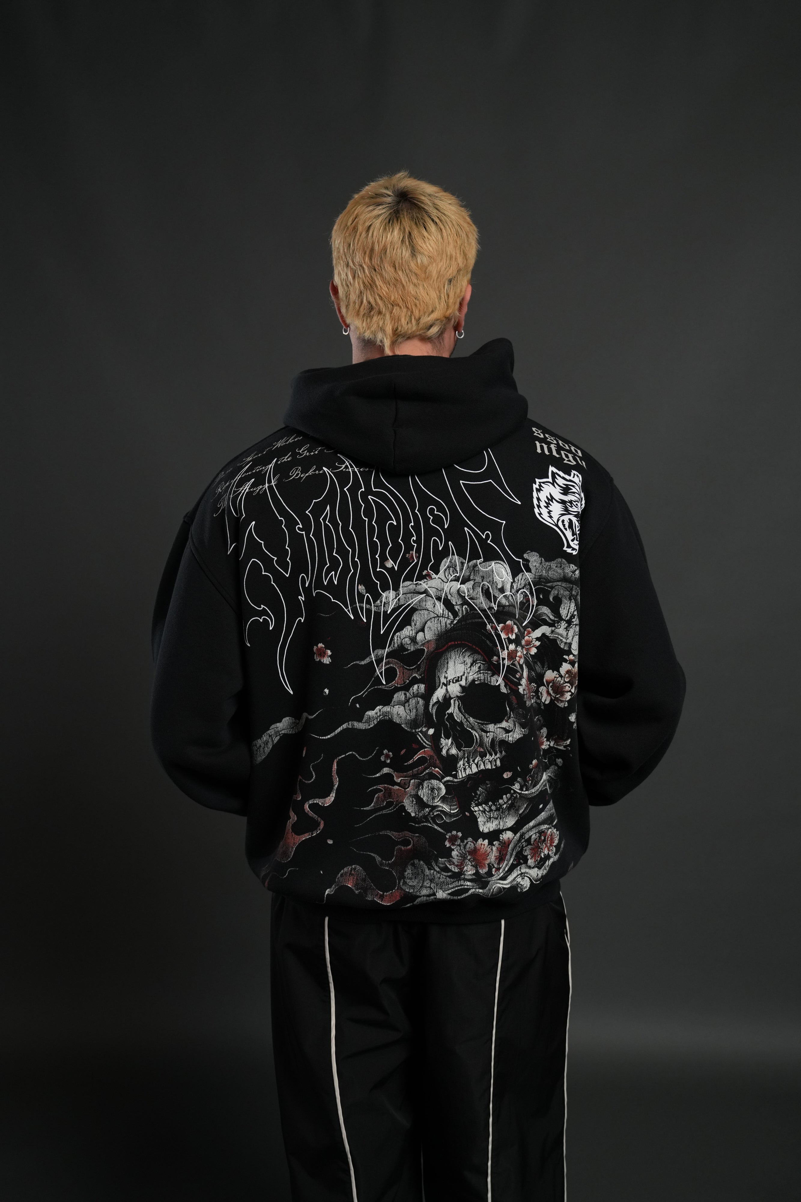 Shonen's Past "Pierce" Hoodie in Black — imagem 4