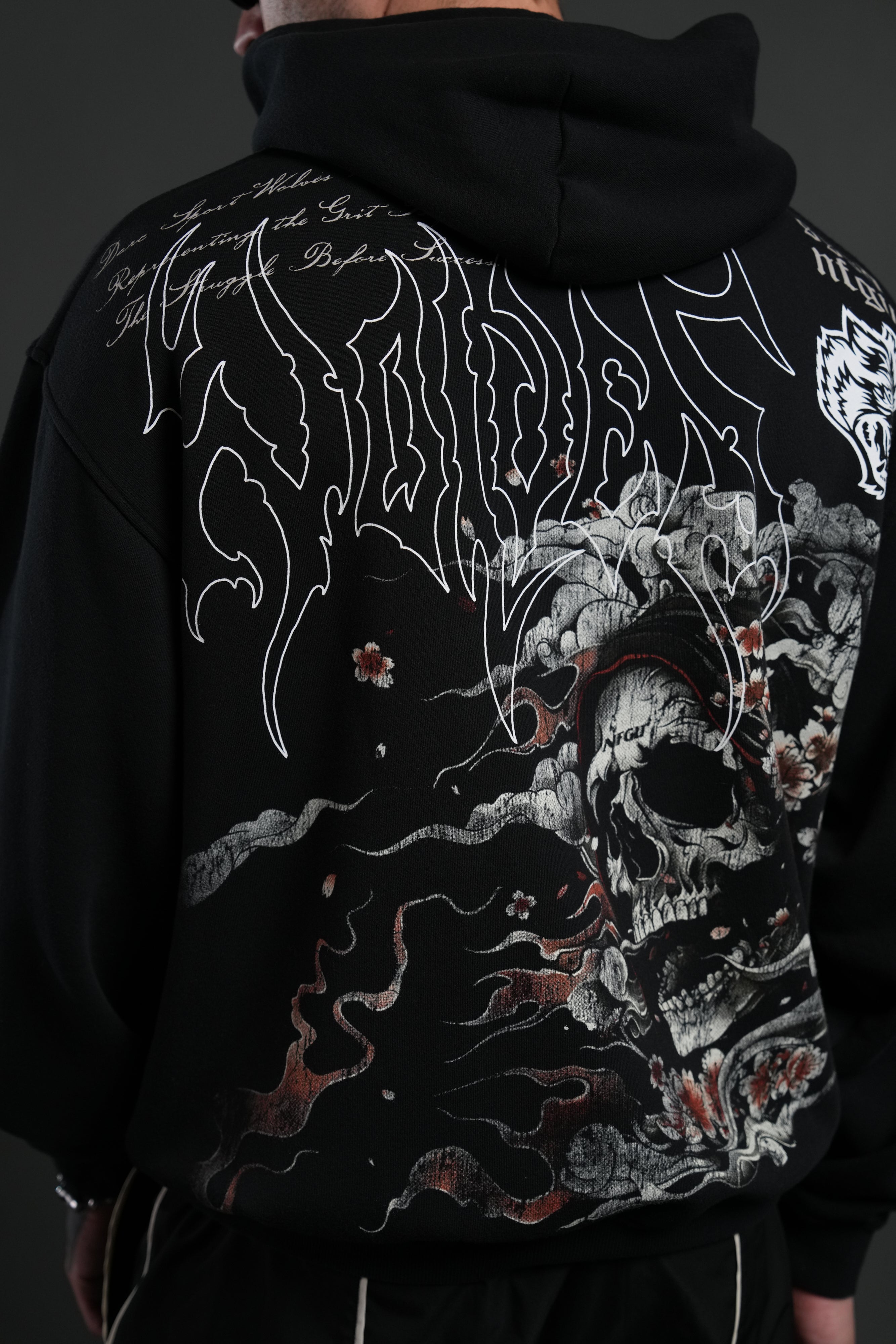 Shonen's Past "Pierce" Hoodie in Black — imagem 8