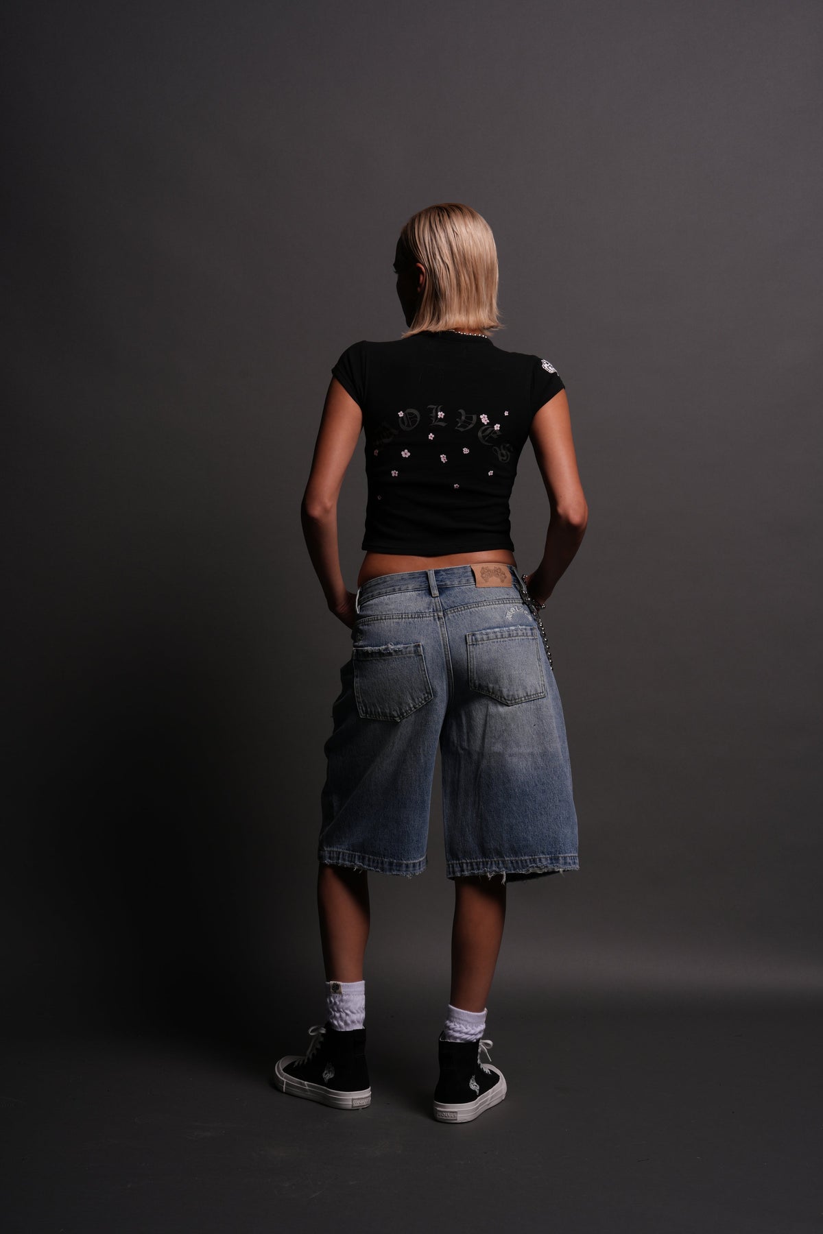 Blood Thirsty Kanji "Baby" Tee in Black - imagem 13