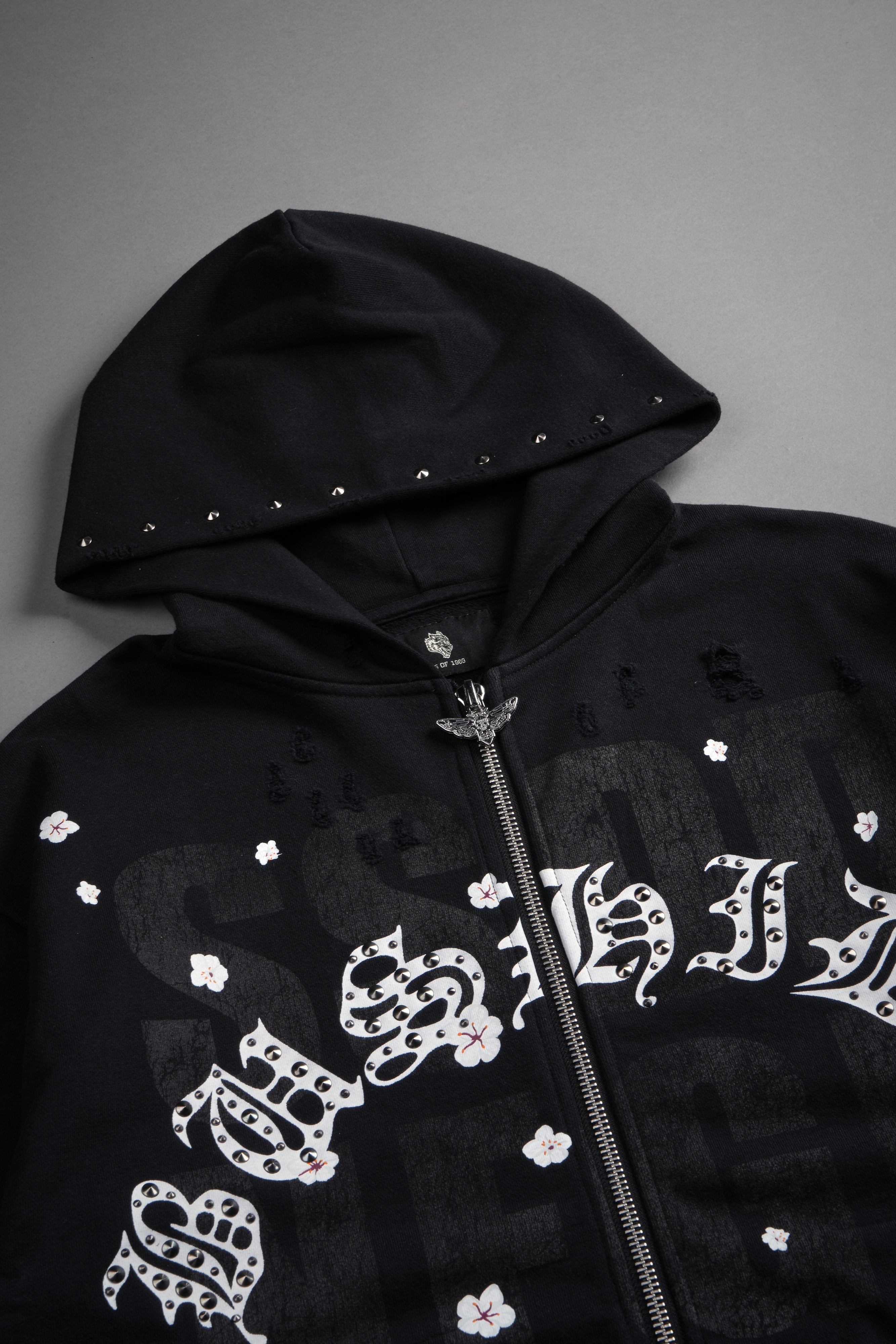 Ssddnfgu Bushido Distressed Grunge Mid Length Raw Hem Zip Hoodie in Black — imagem 10