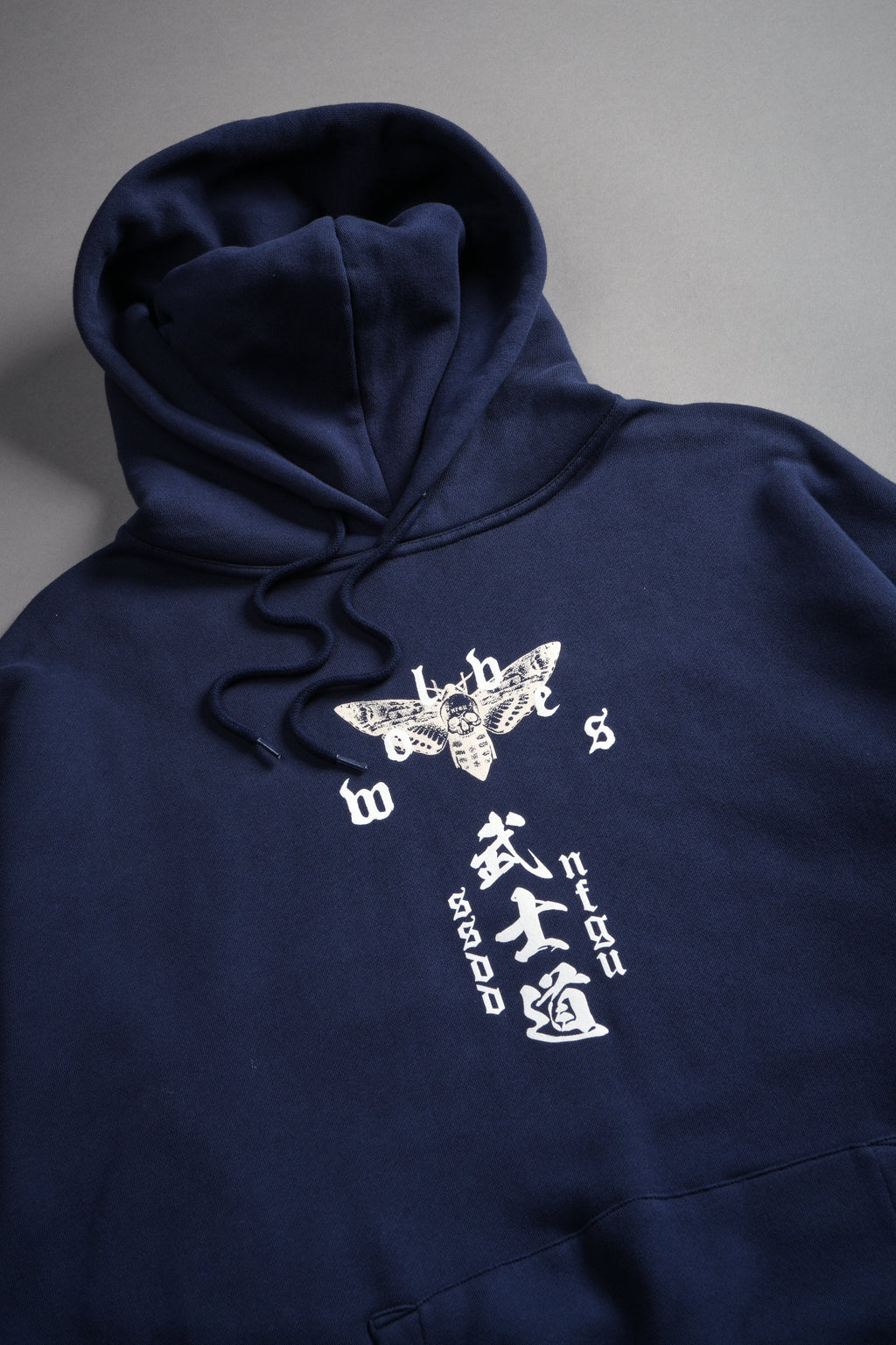 Shinigami'S Embrace Bishop Hoodie in Navy — imagem 7