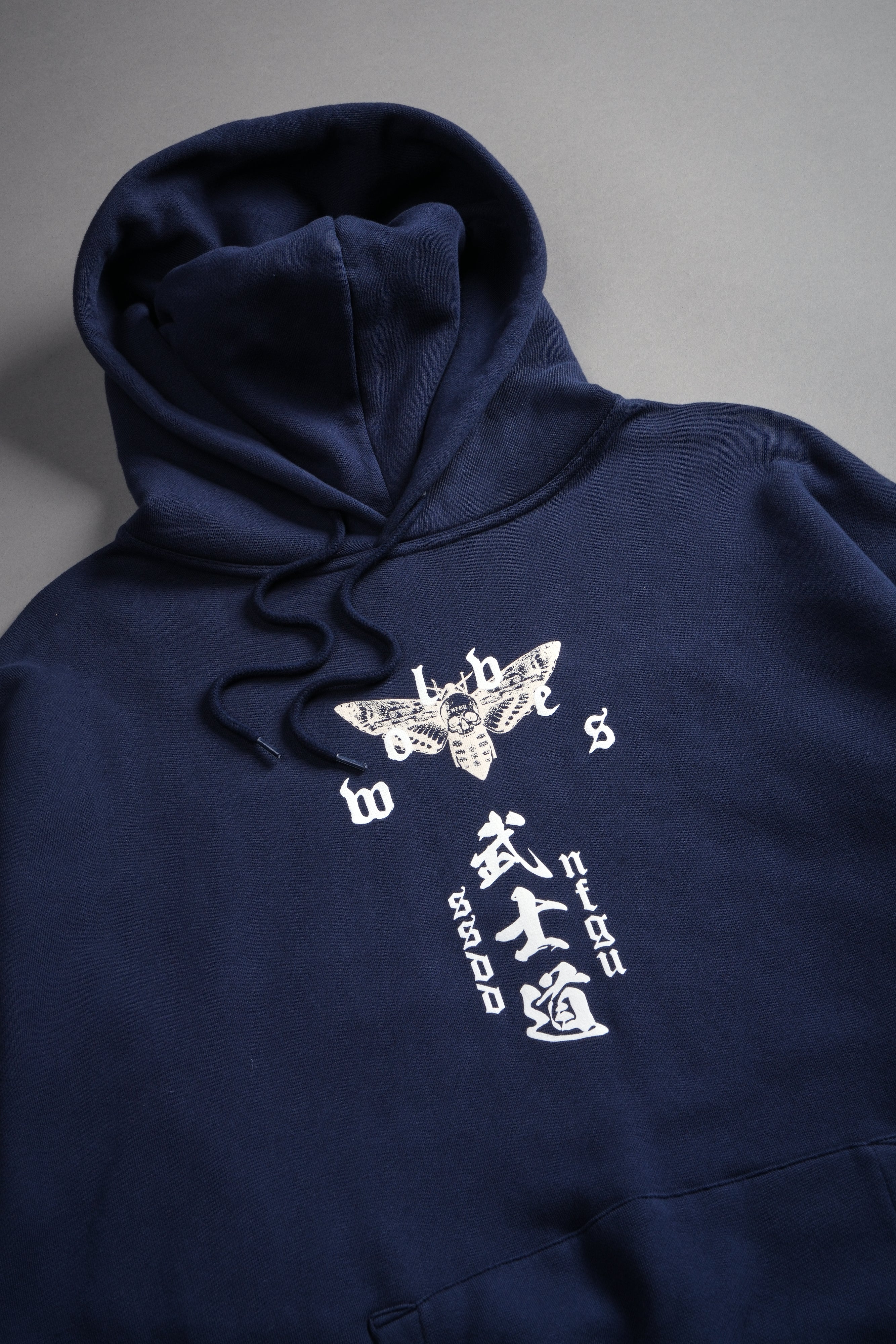Shinigami'S Embrace Bishop Hoodie in Navy — imagem 7