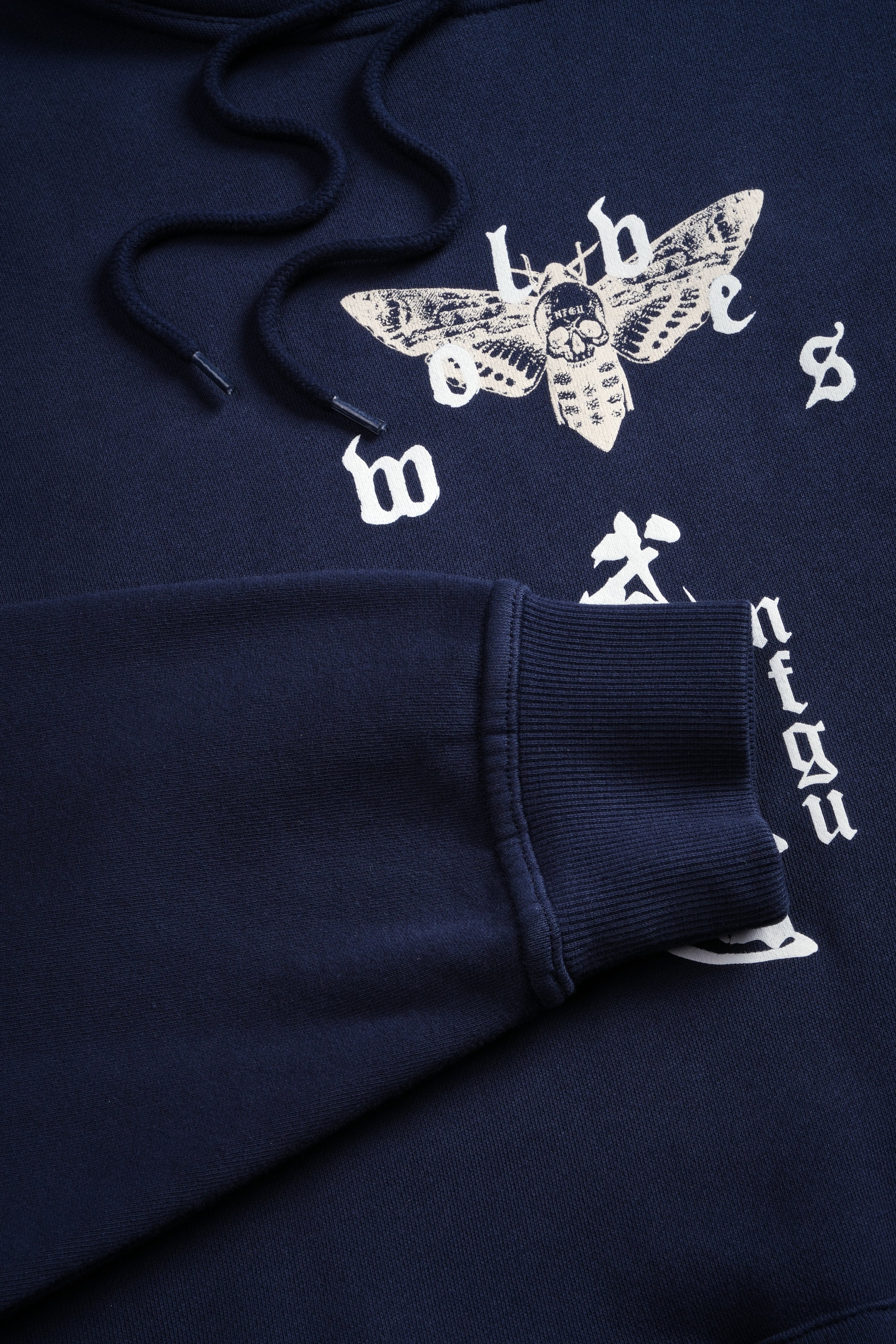 Shinigami'S Embrace Bishop Hoodie in Navy — imagem 8