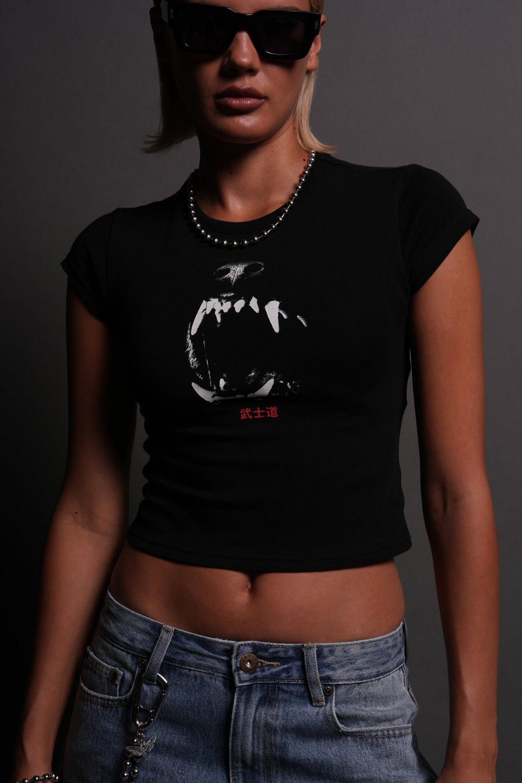 Blood Thirsty Kanji "Baby" Tee in Black — imagem 5