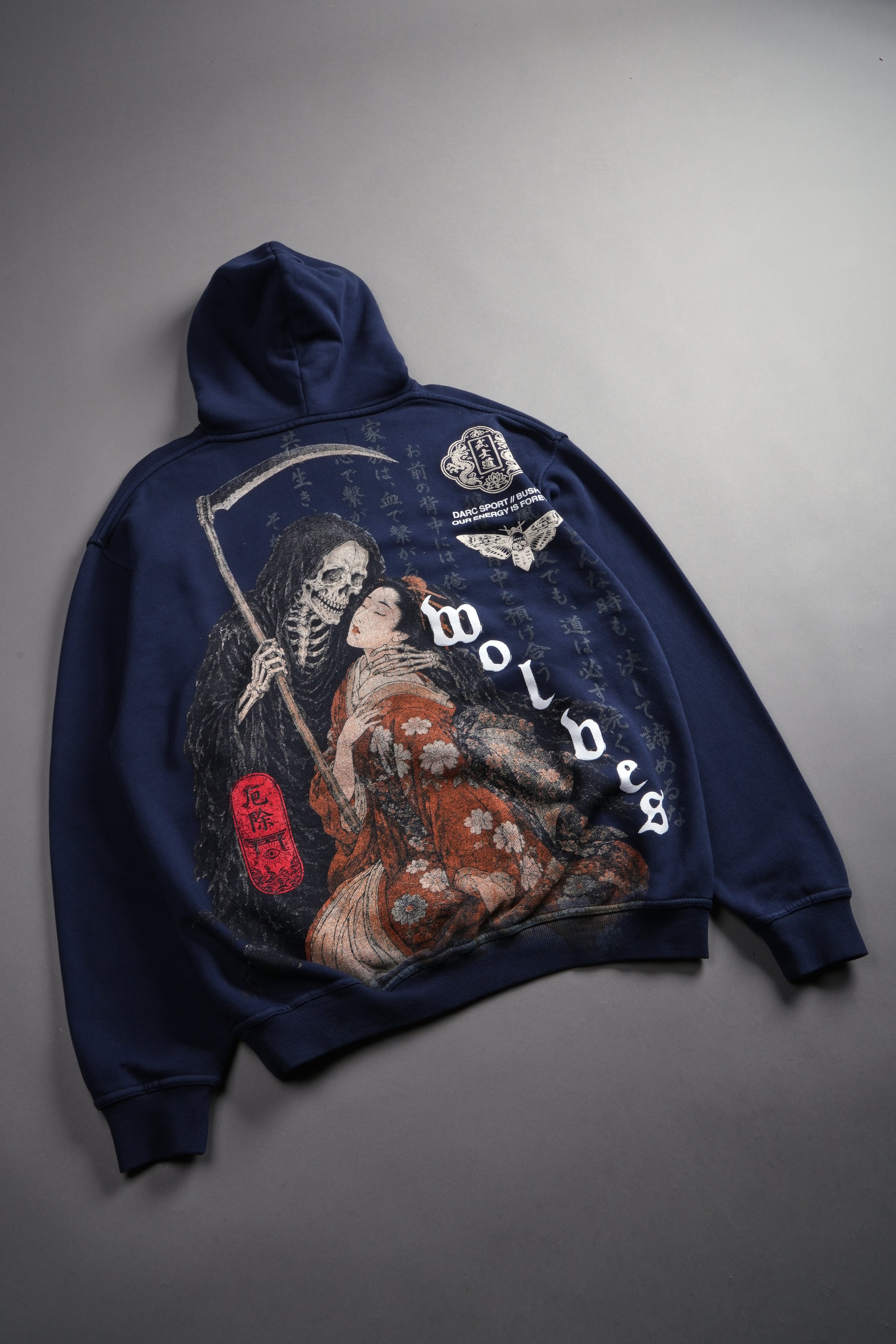 Shinigami'S Embrace Bishop Hoodie in Navy — imagem 9