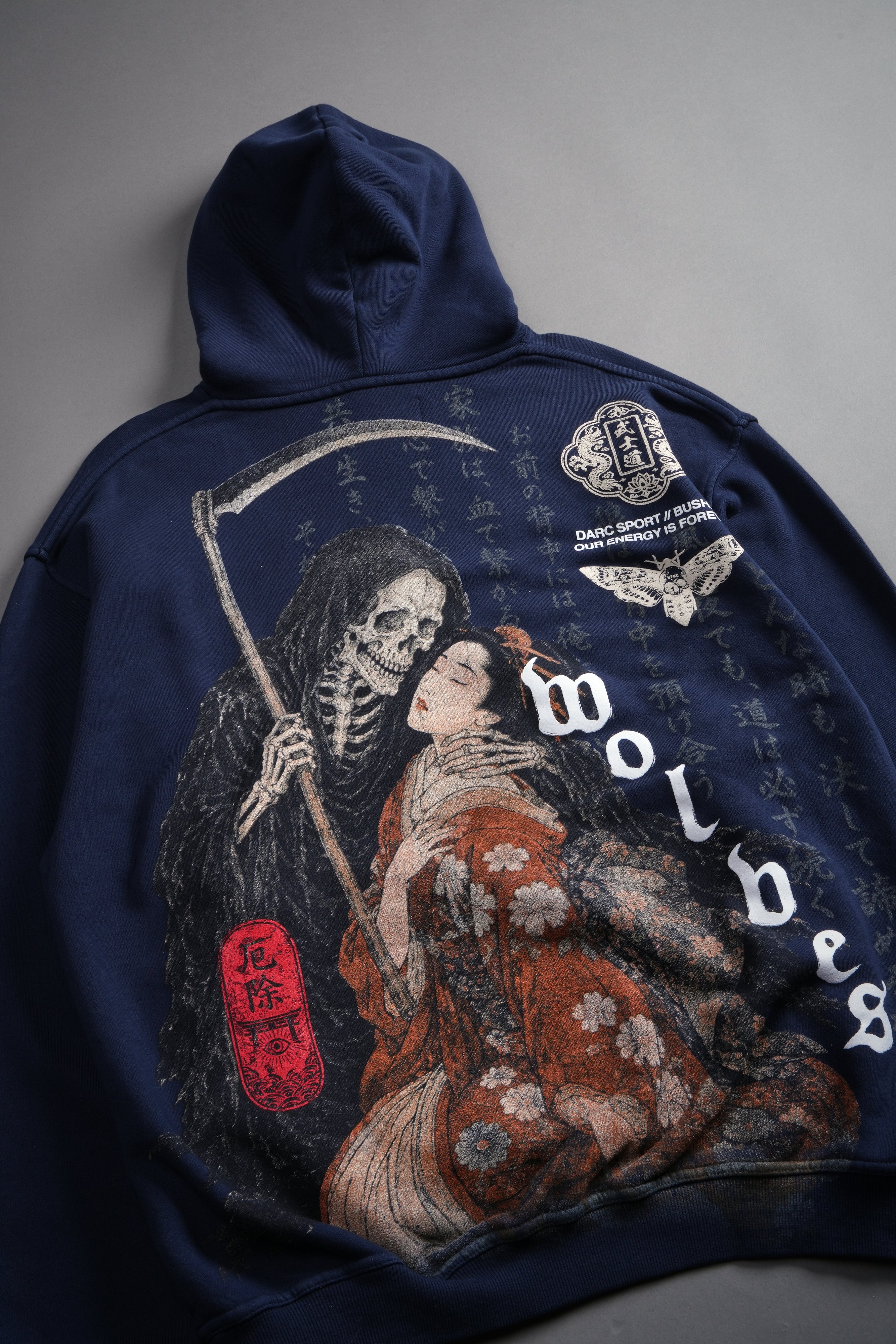 Shinigami'S Embrace Bishop Hoodie in Navy — imagem 10