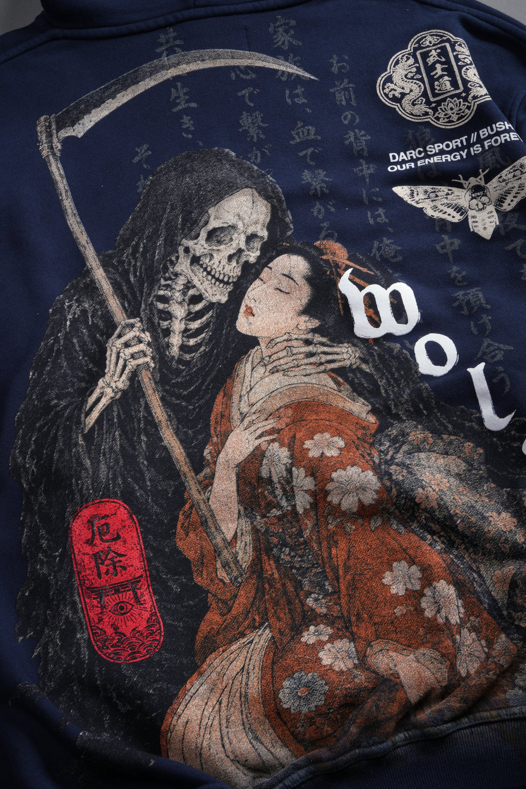 Shinigami'S Embrace Bishop Hoodie in Navy — imagem 11