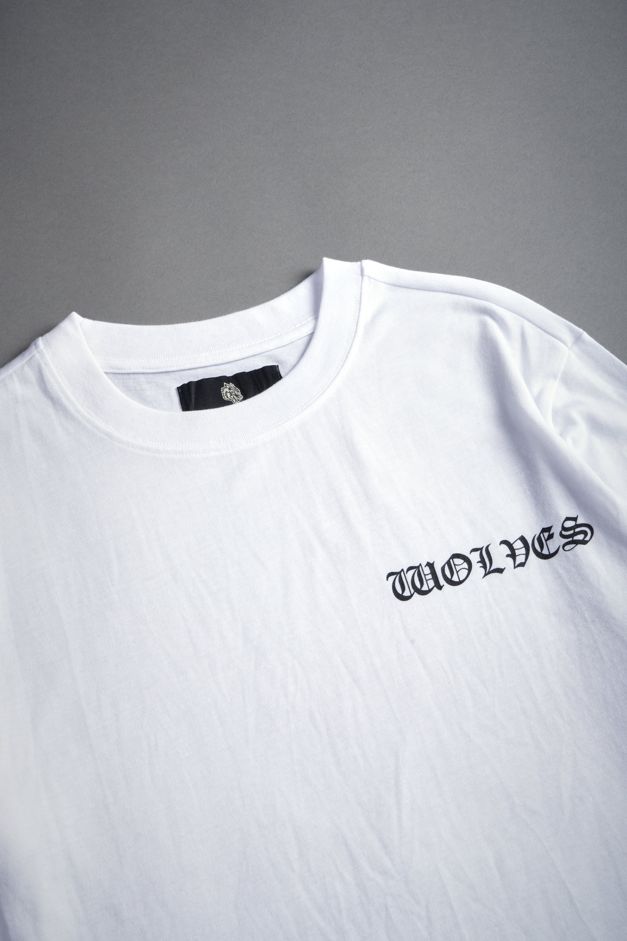 Iron Wolves Code "J. Dean" Premium Tee in White — imagem 5