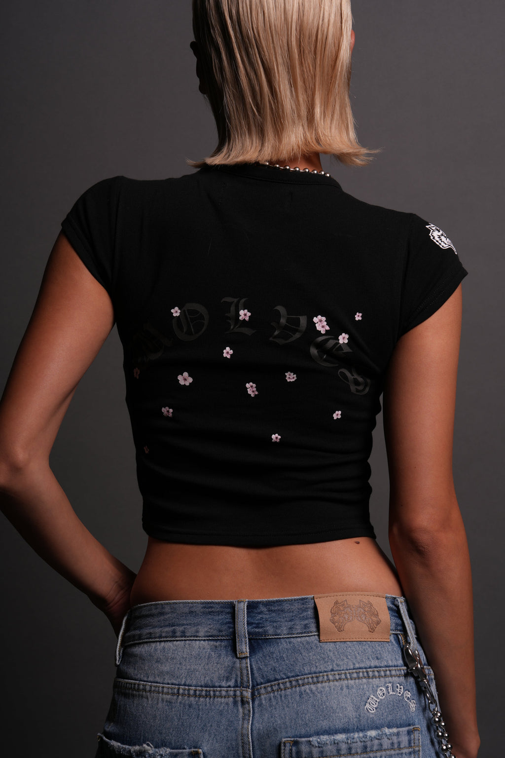 Blood Thirsty Kanji "Baby" Tee in Black — imagem 6