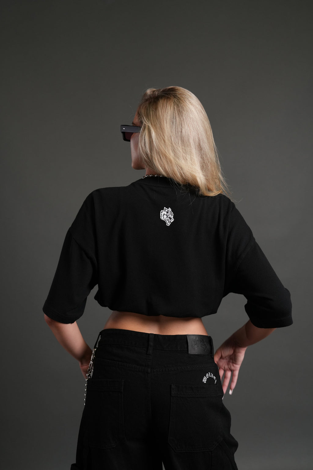Forged From Iron Bungee Cropped Tee in Black — imagem 2