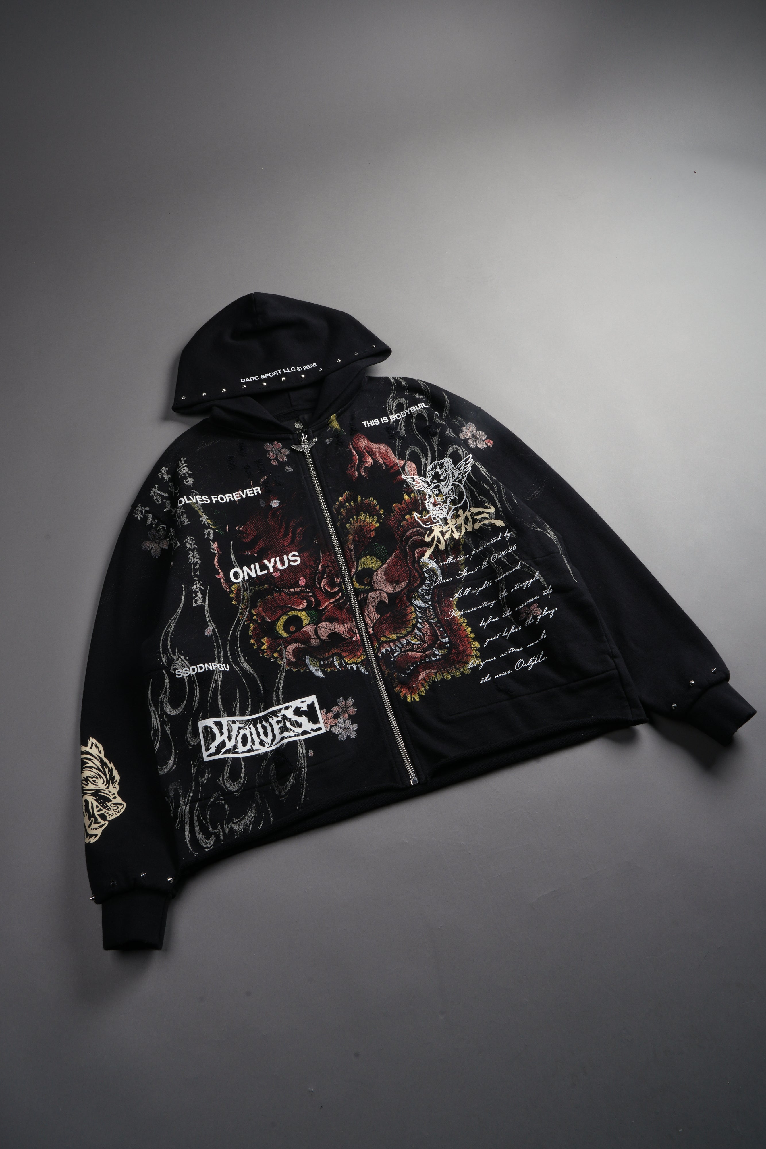 Shutendoji Distressed Grunge Mid Length Raw Hem Zip Hoodie in Black — imagem 11