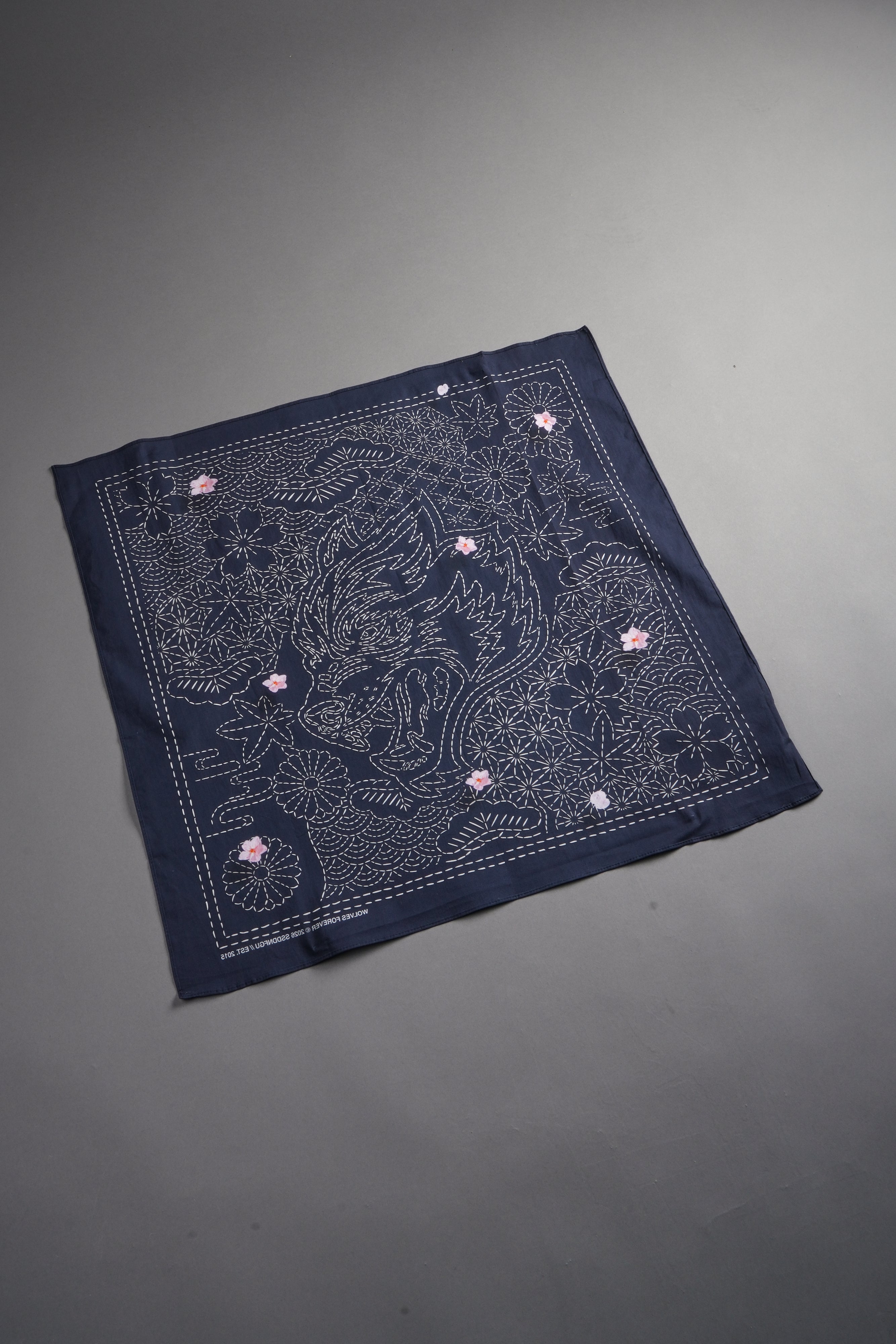 Sashiko Waves Bandana in Royal Navy — imagem 4
