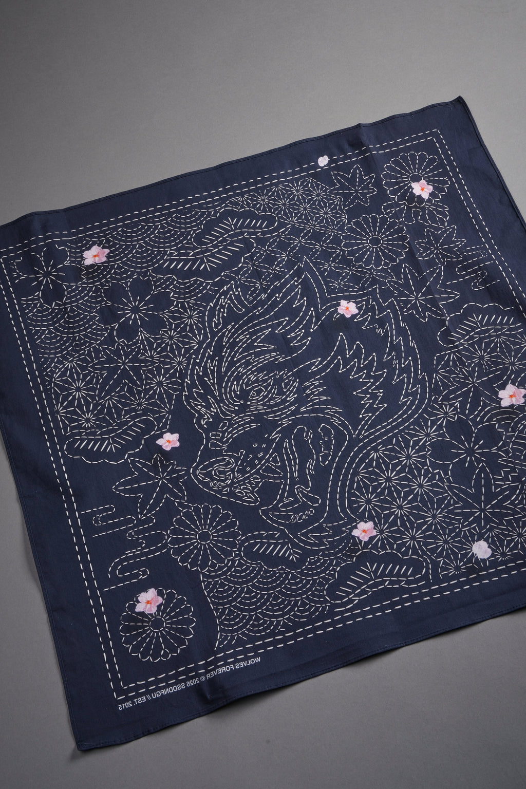 Sashiko Waves Bandana in Royal Navy — imagem 5