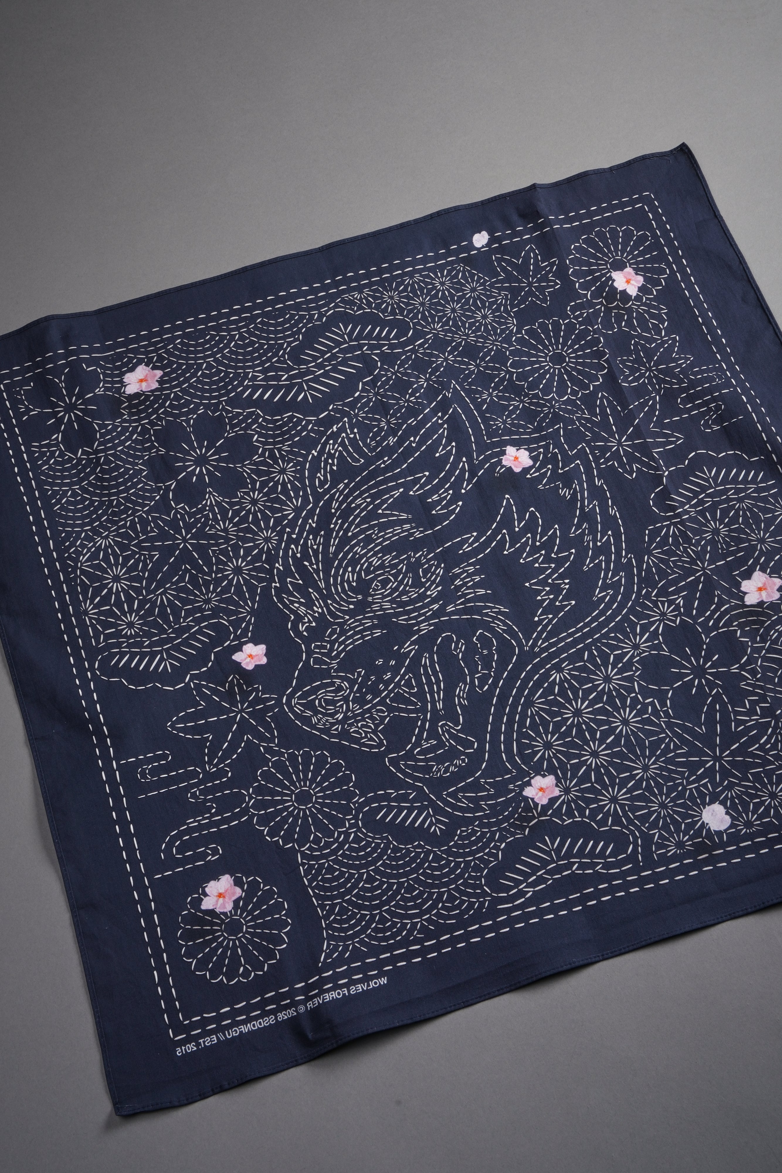 Sashiko Waves Bandana in Royal Navy — imagem 5
