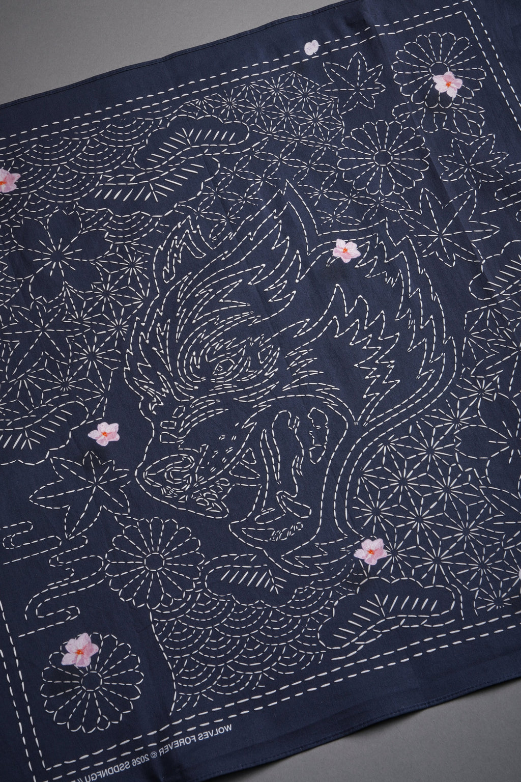Sashiko Waves Bandana in Royal Navy — imagem 6
