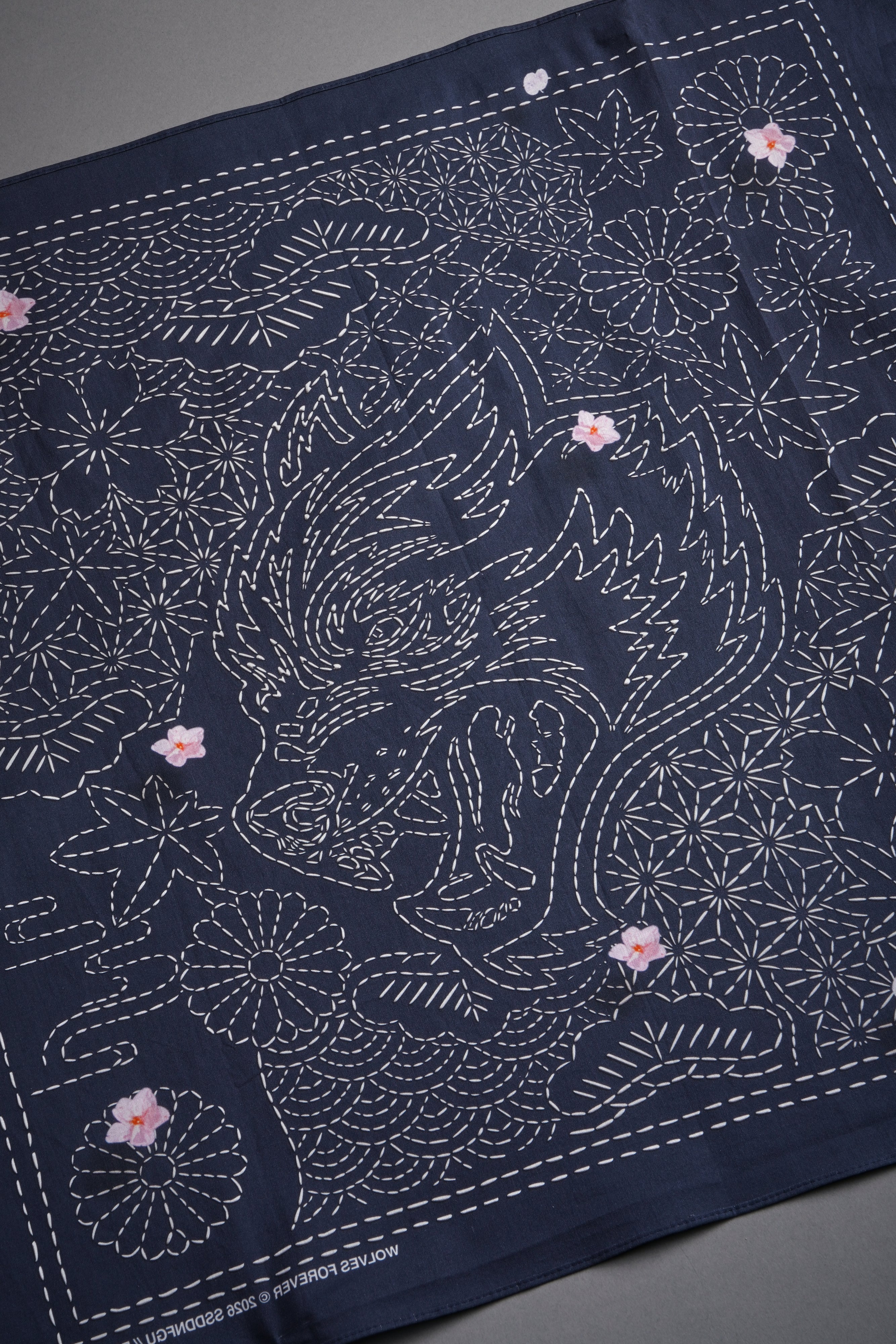 Sashiko Waves Bandana in Royal Navy — imagem 6