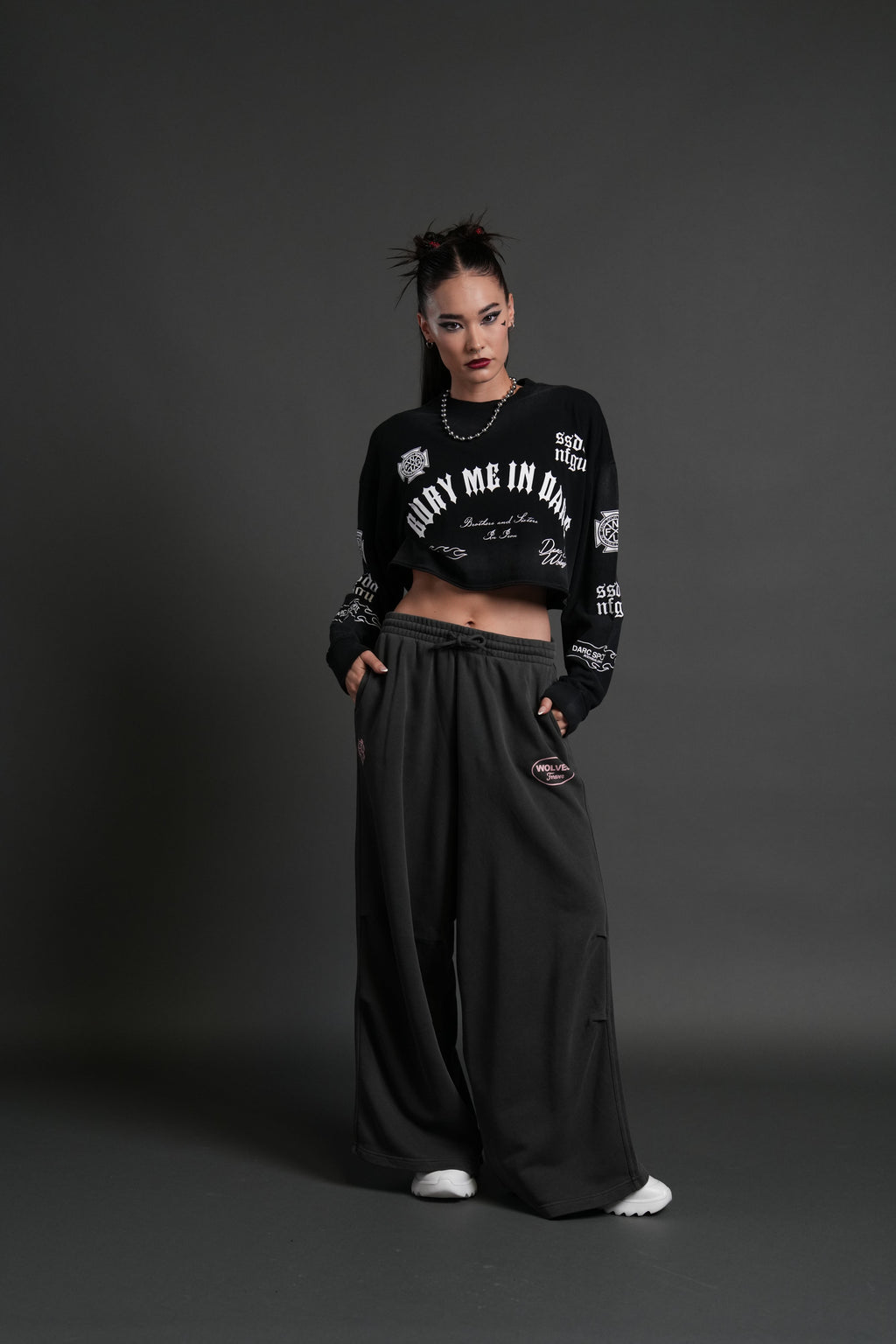 Wolves For Life "Premium" Oversized Cropped L/S Tee in Black Drift Wash — imagem 5