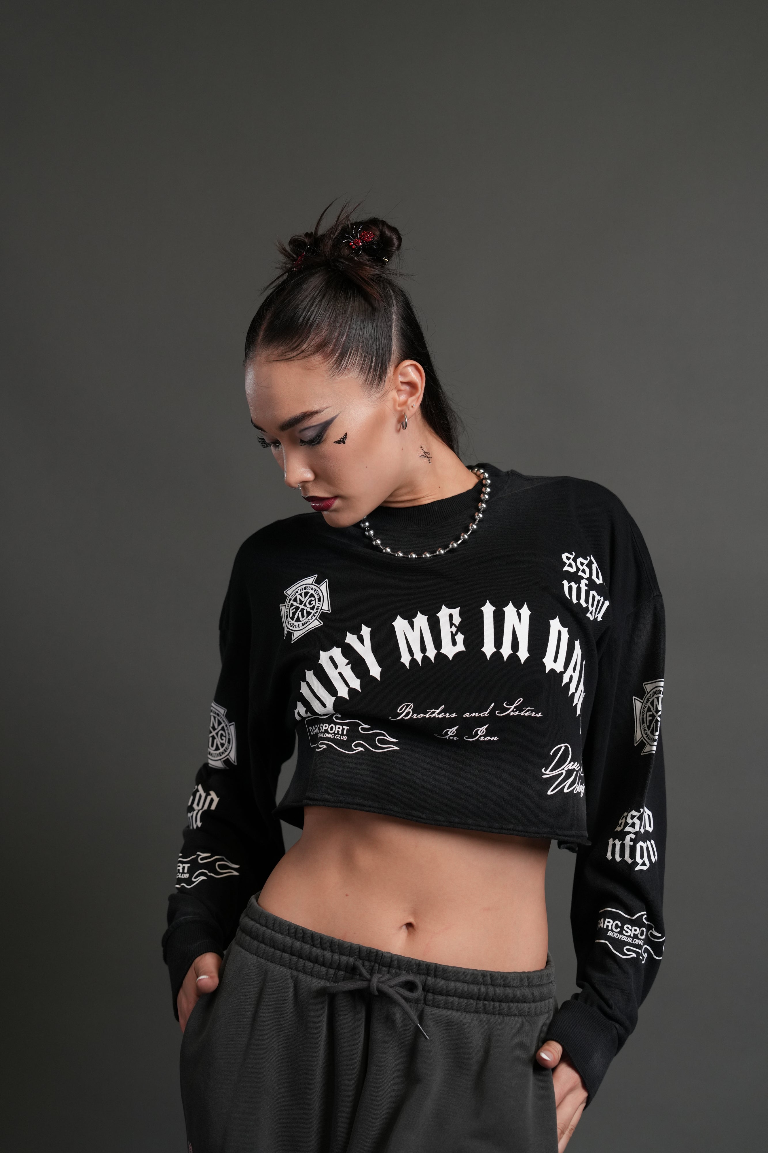 Wolves For Life "Premium" Oversized Cropped L/S Tee in Black Drift Wash — imagem 1