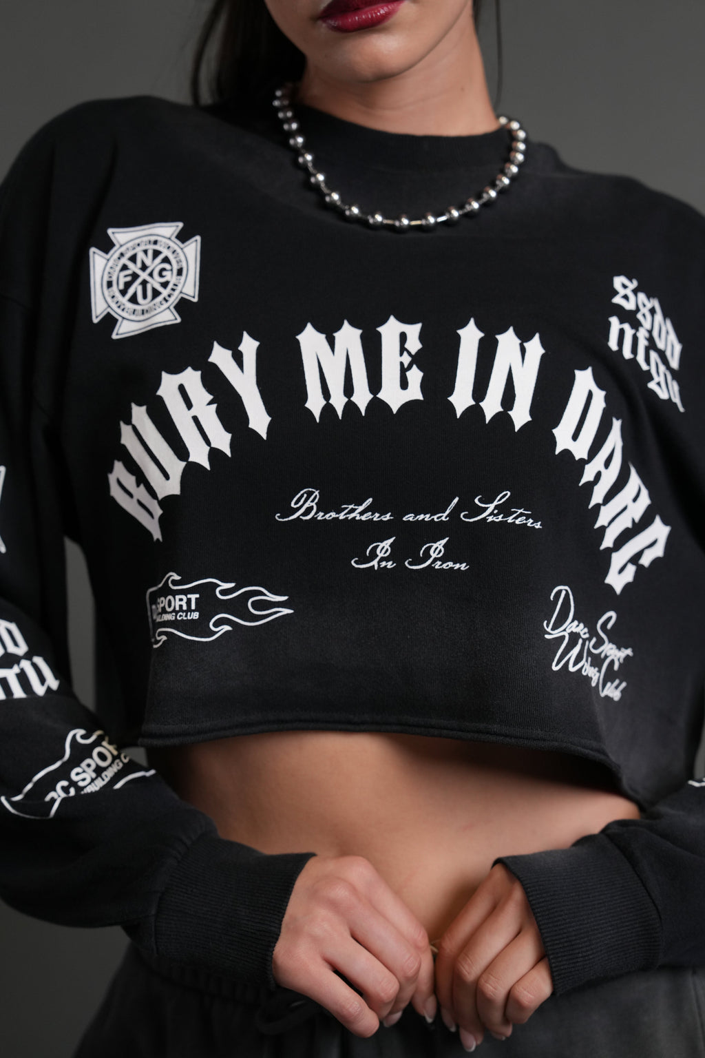 Wolves For Life "Premium" Oversized Cropped L/S Tee in Black Drift Wash — imagem 7