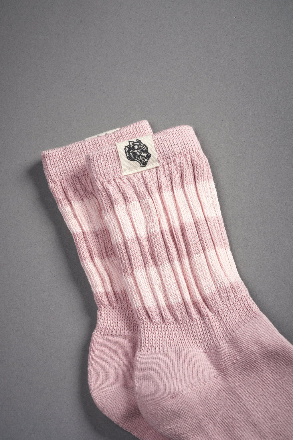 Wolf Patch V2 2 Stripe Comfy Socks in Cherry Blossom/Light Mauve — imagem 3
