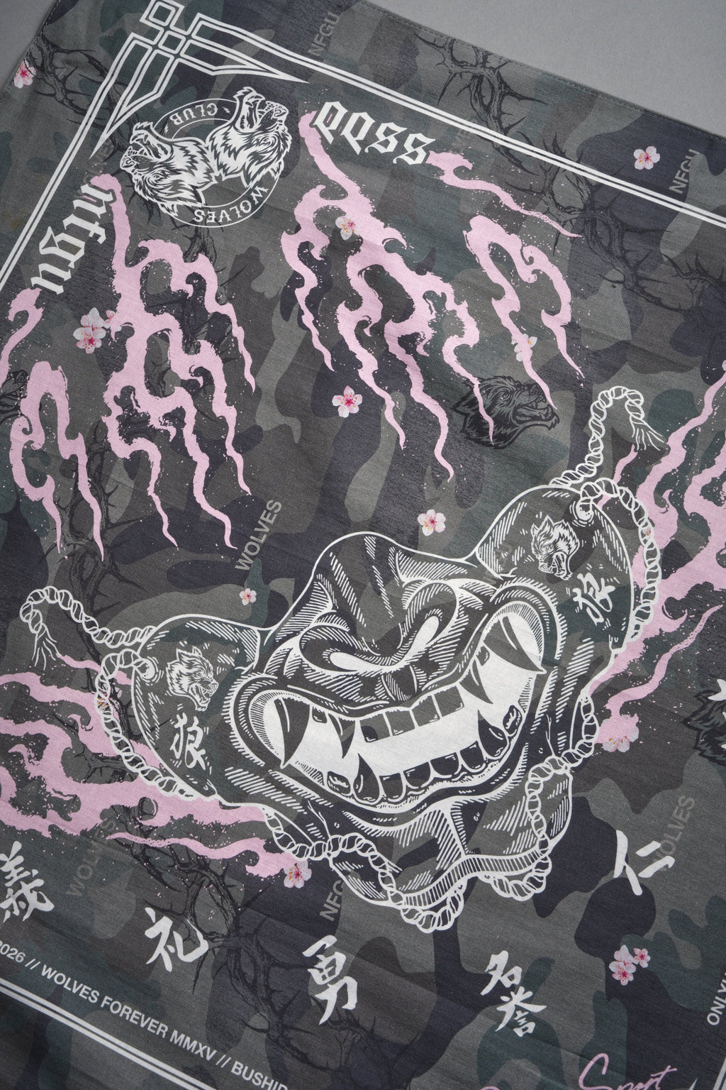 Oni Fire Bandana in Cherry Blossom Woodland Camo — imagem 4