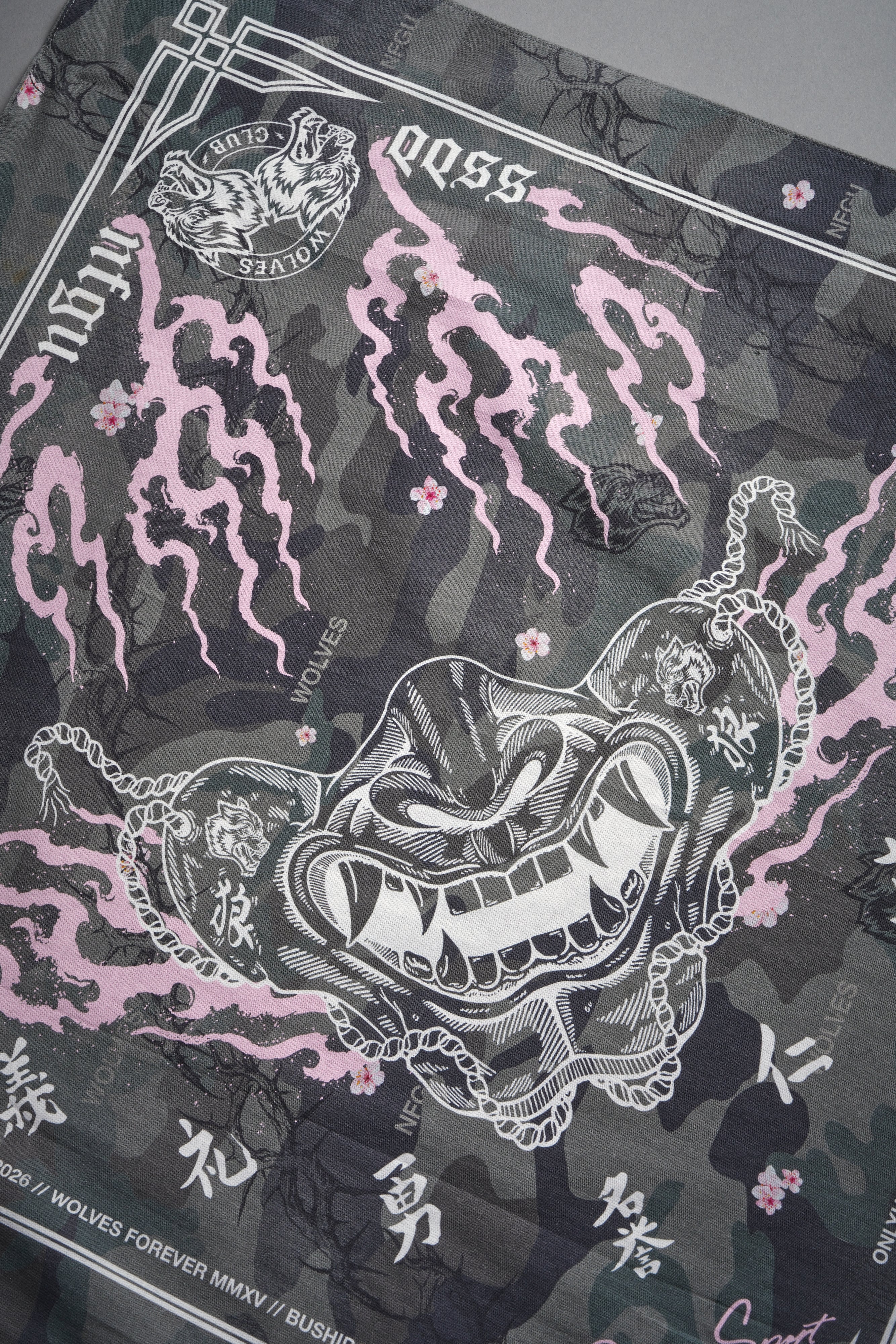 Oni Fire Bandana in Cherry Blossom Woodland Camo — imagem 4
